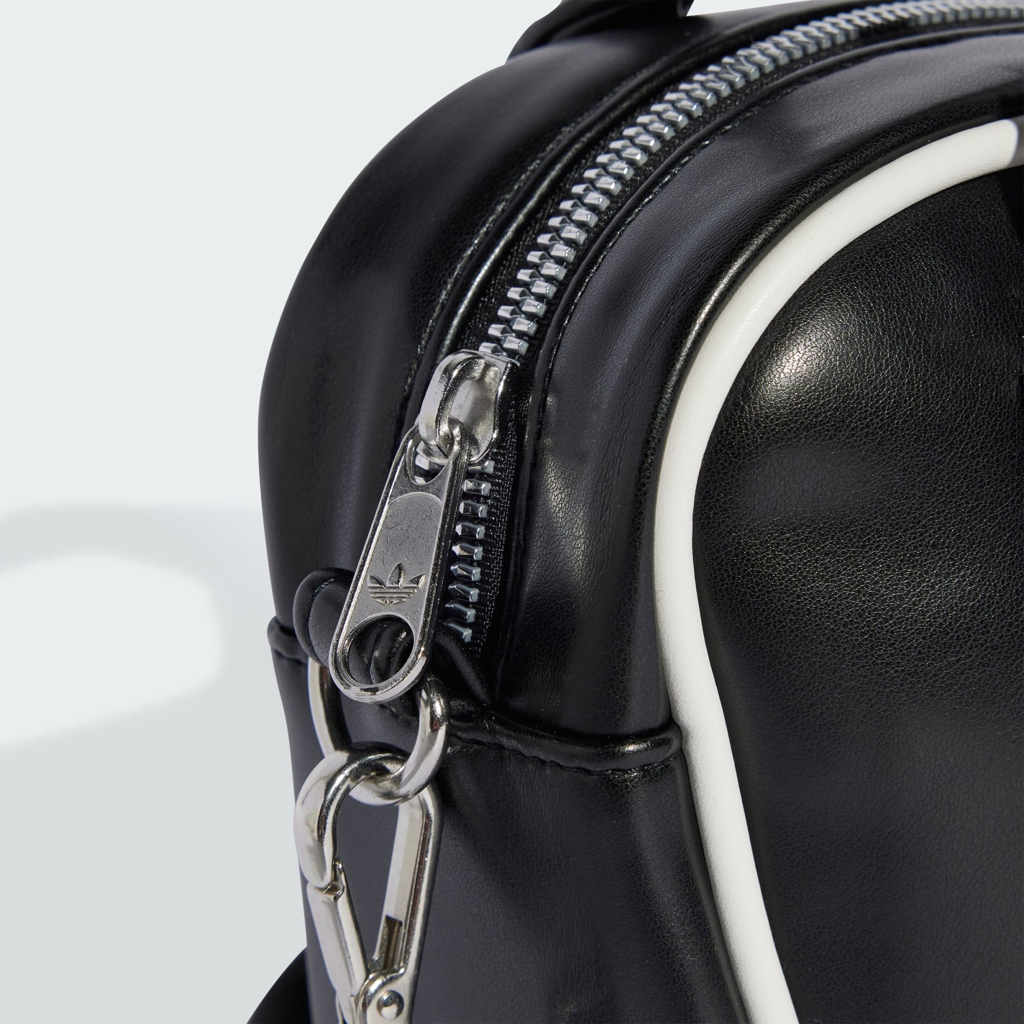 adidas Originals Schultertasche ADIDAS X JEREMY SCOTT MINI-BOWLINGTASCHE (1-tlg)