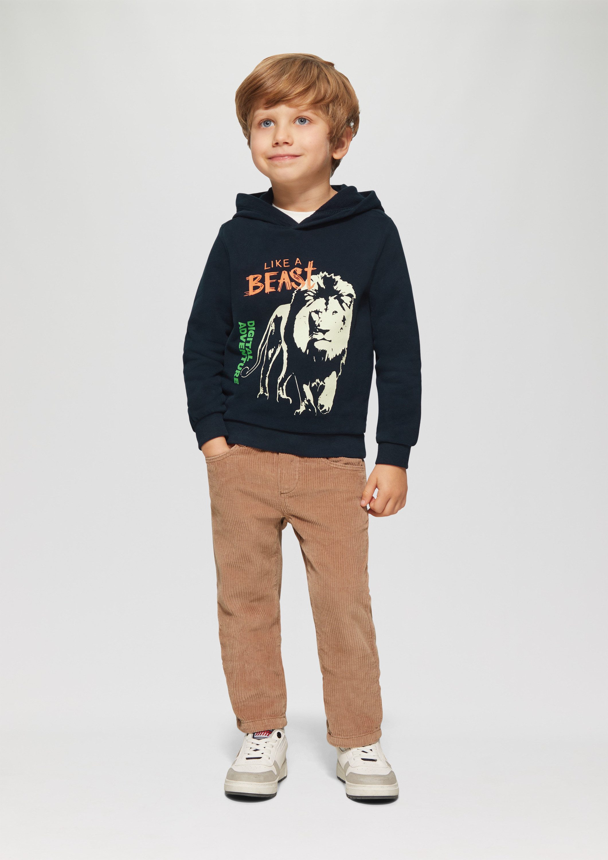 s.Oliver Sweatshirt Sweatshirt Wärmendes Kapuzen-Sweatshirt mit Glow-in-the-dark-Print
