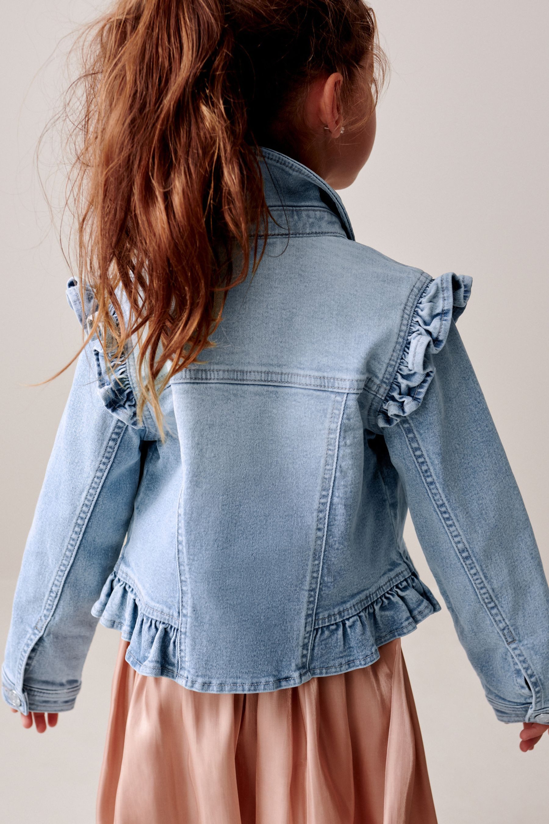 Next Jeansjacke Jeansjacke mit Schulterrüschen (1-St)