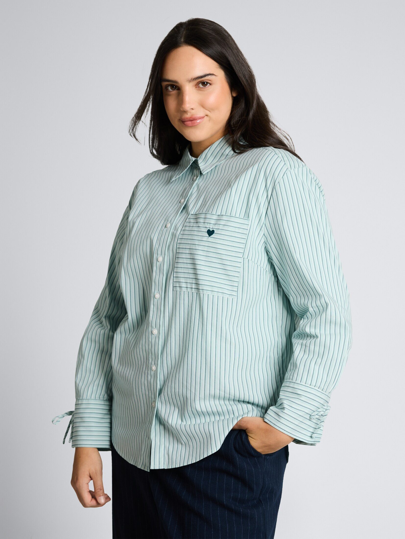TOM TAILOR PLUS Langarmbluse Blusen & Shirts Plus Size - Oversize Hemdbluse mit Herz-Stickerei