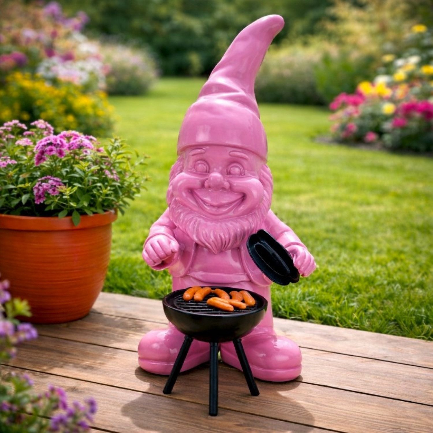 Online-Fuchs Gartenfigur für draußen - moderner Gartenzwerg mit Grill - 37 cm groß, (Gartenzwerg, wetterfest), trendige Farben - stilvoll - lustige Geschenkidee für Gartendekoration