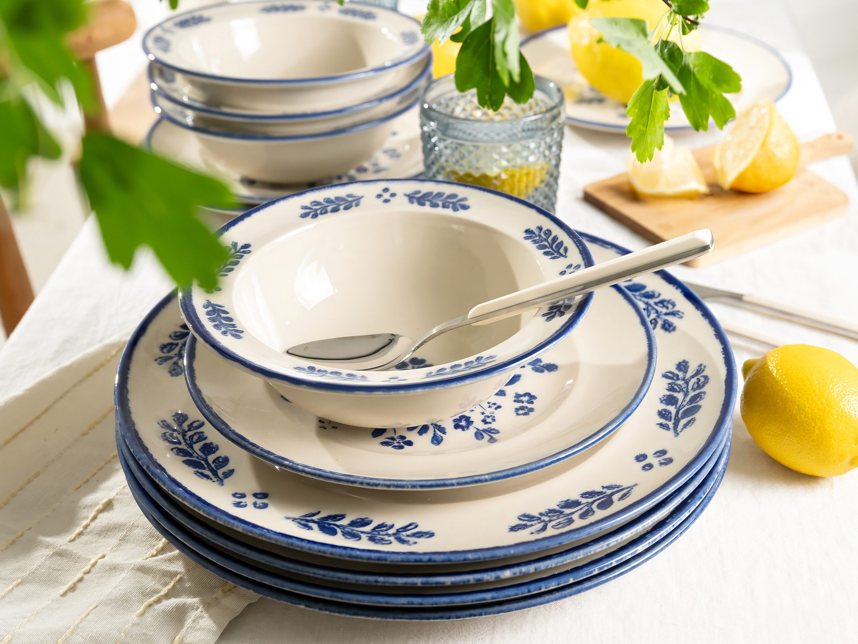 CreaTable Tafelservice Rondo Cottage Blue (12-tlg), 4 Personen, Steinzeug