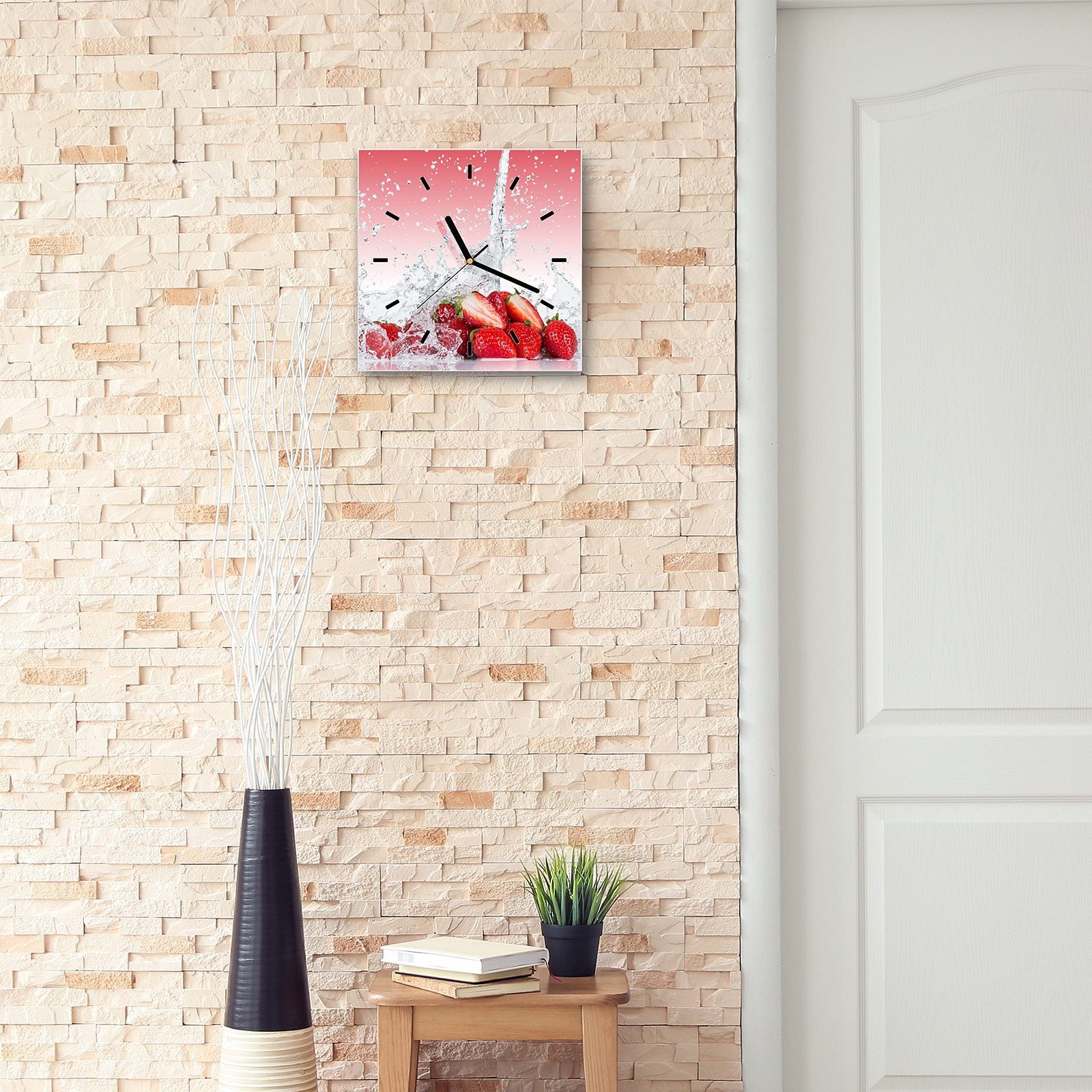 Milch Motiv auf cm x Größe Wanduhr 30 30 Wandkunst Primedeco mit Wanduhr Glasuhr Erdbeere