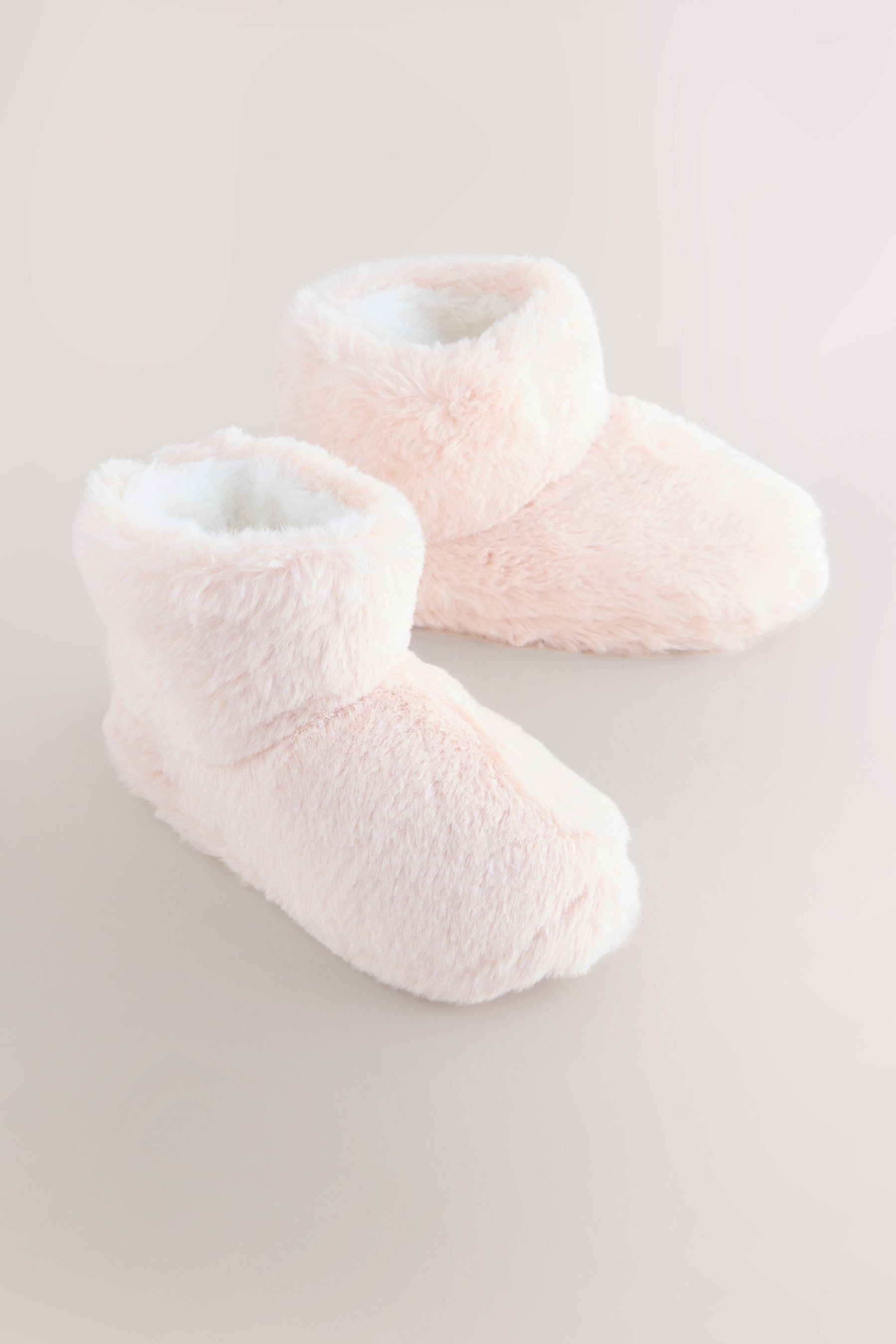 Next Hausstiefel aus Kunstfell Hausschuh (1-tlg)