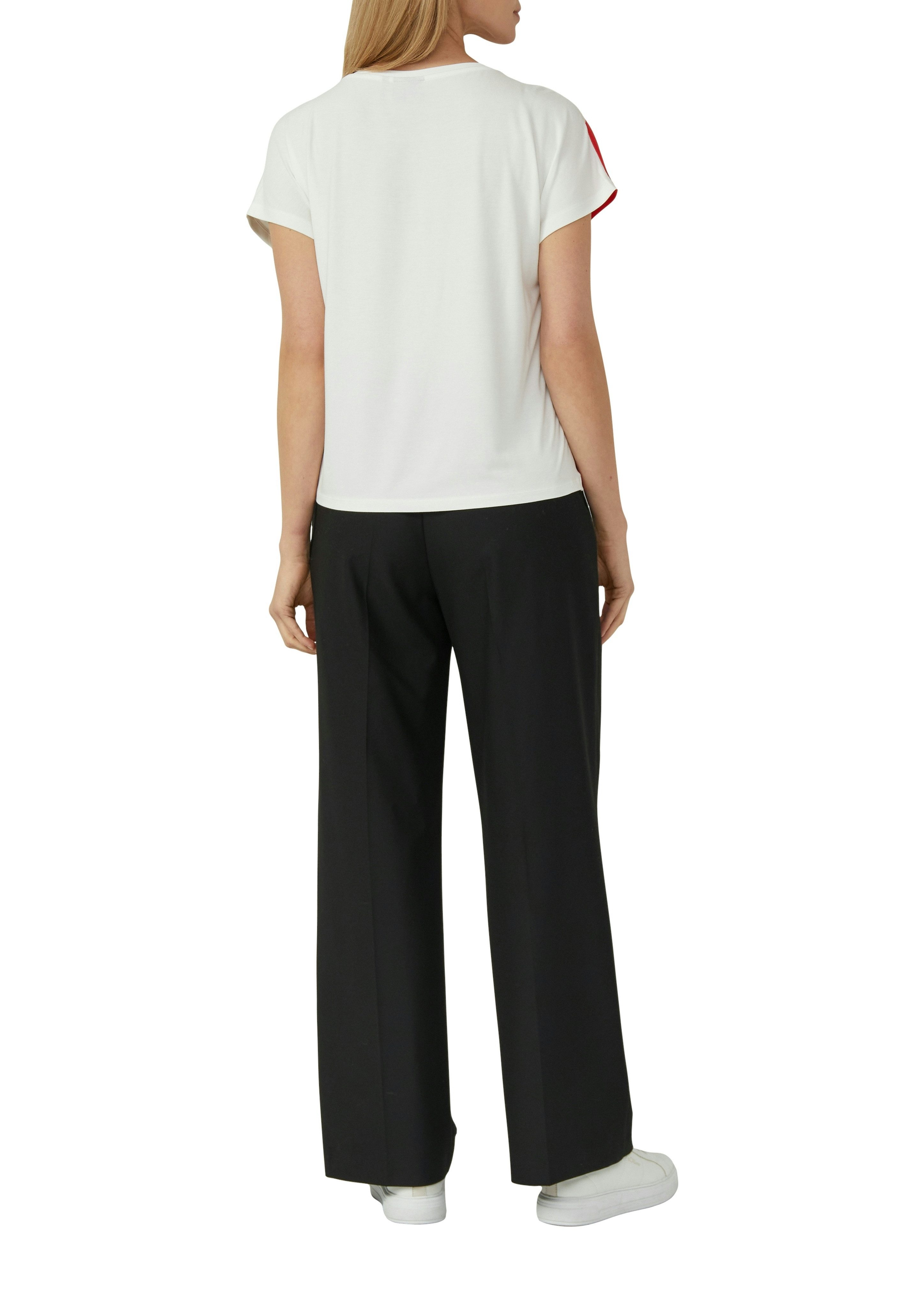 s.Oliver BLACK LABEL T-Shirt mit grafischem Muster – Bild 2 von 4