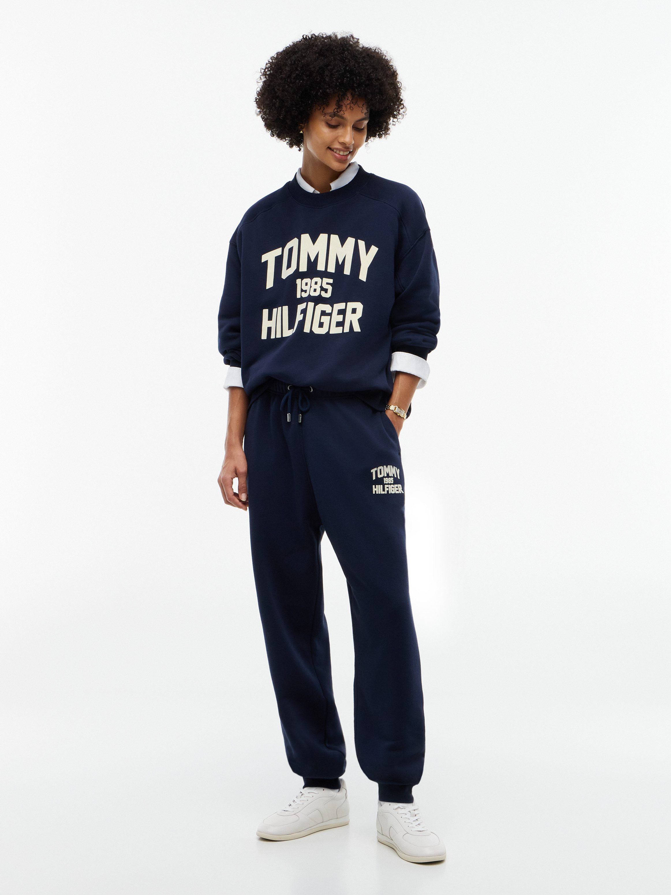 Tommy Hilfiger Sweatshirt VARSITY FLOCK RLXD SWT Baumwollmischung, relaxed fit – Bild 4 von 5