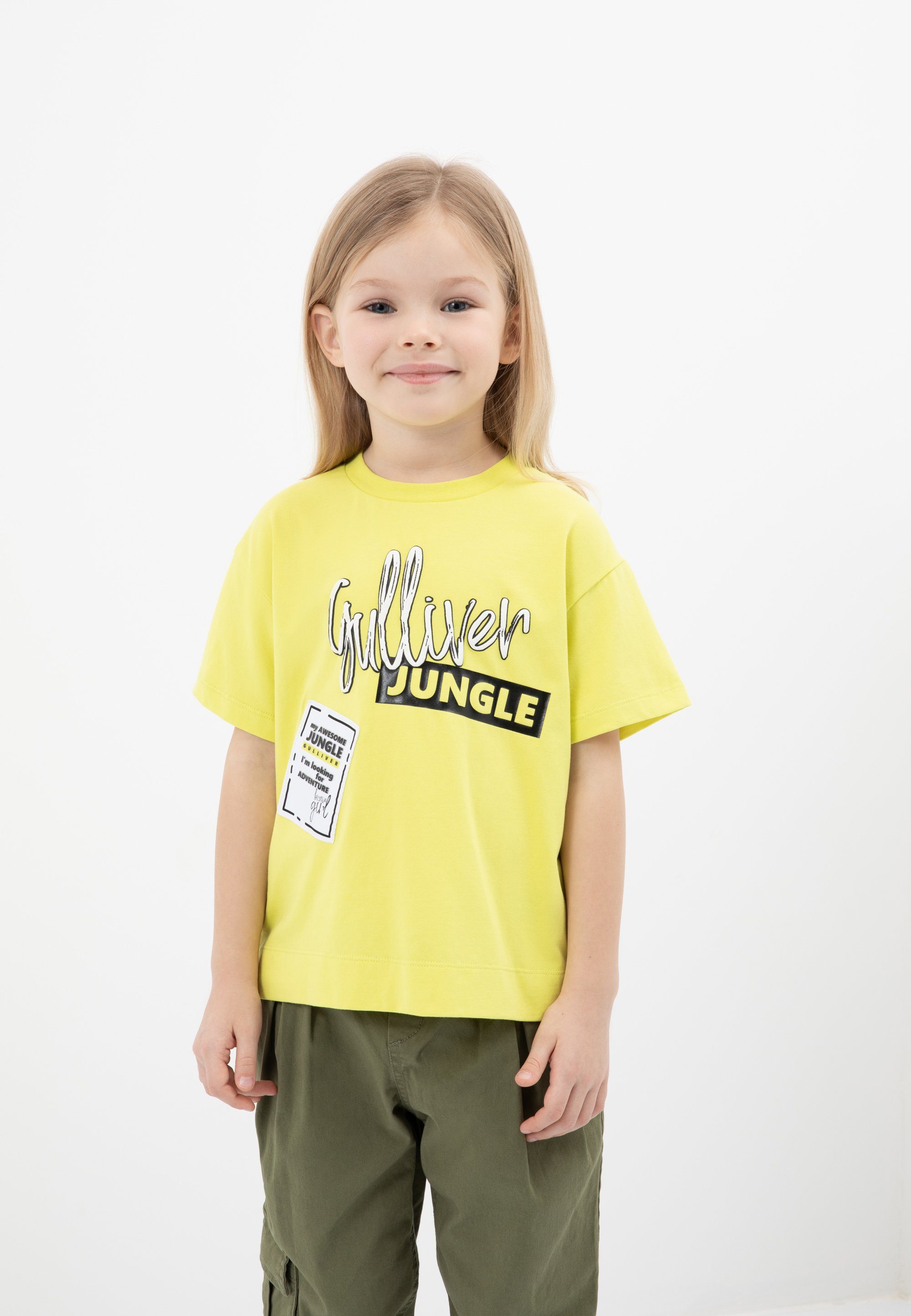 Gulliver T-Shirt mit trendigem Schnitt Frontdruck, Komfort für mit Seitenschlitzen Gerader