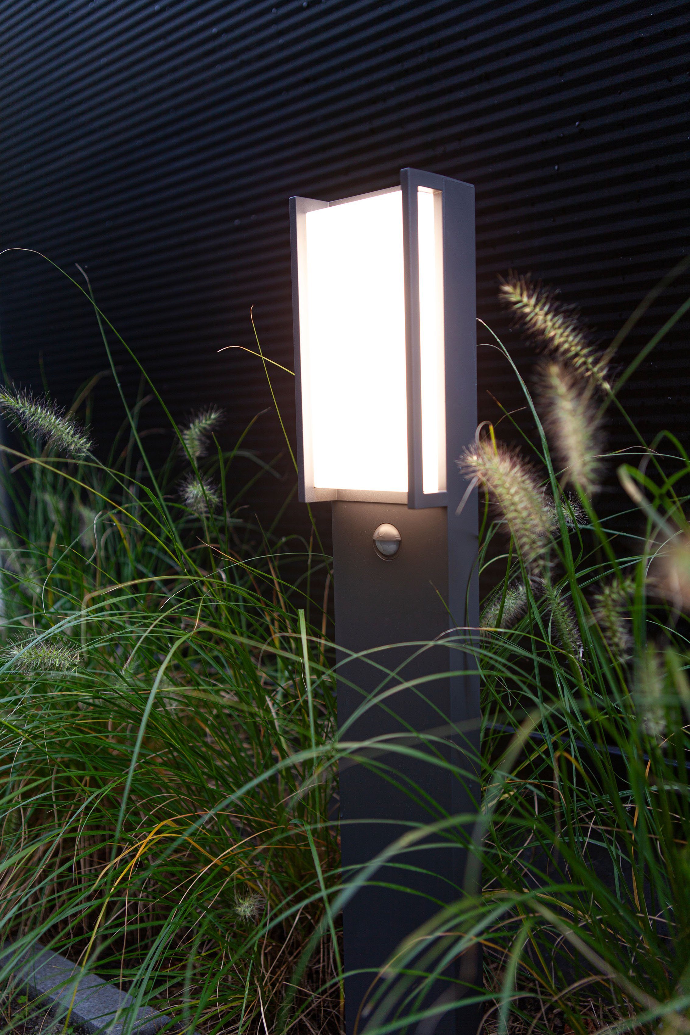 LUTEC QUBO, LED Pollerleuchte Bewegungsmelder Warmweiß, LED fest integriert,
