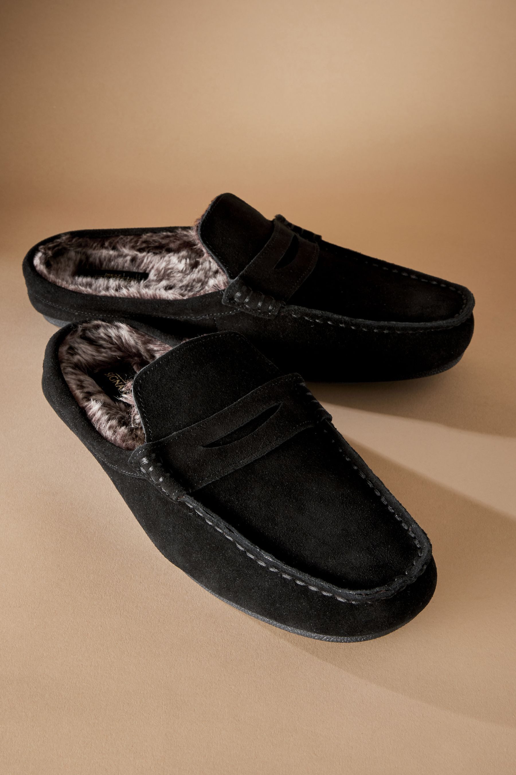 Next Mokassin-Pantoletten mit Kunstfell-Futter Hausschuh (1-tlg)