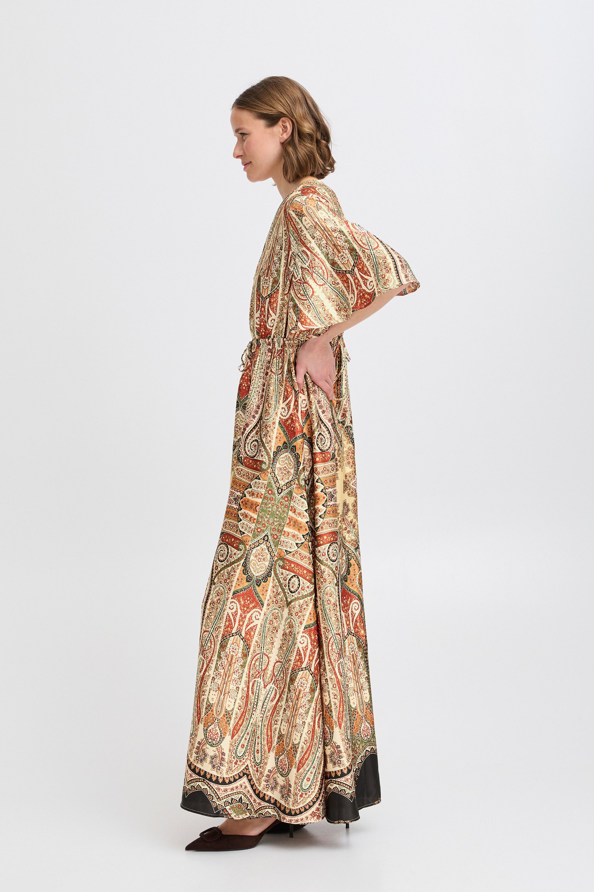 b.young Blusenkleid Kleid BYFARINELA