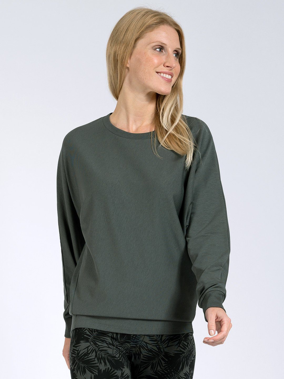 Magadi Yoga & Relax Shirt Anna aus weichem Naturmaterial