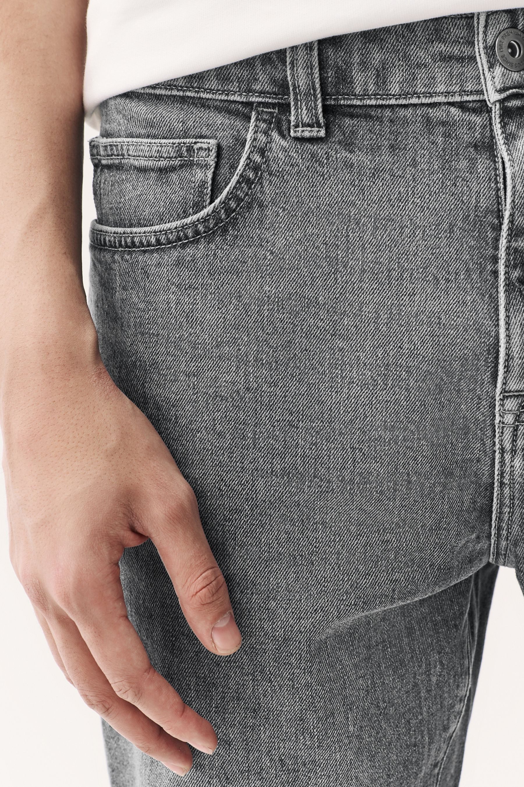 Next Jeansshorts Jeansshorts mit Stretch im Slim Fit (1-tlg)
