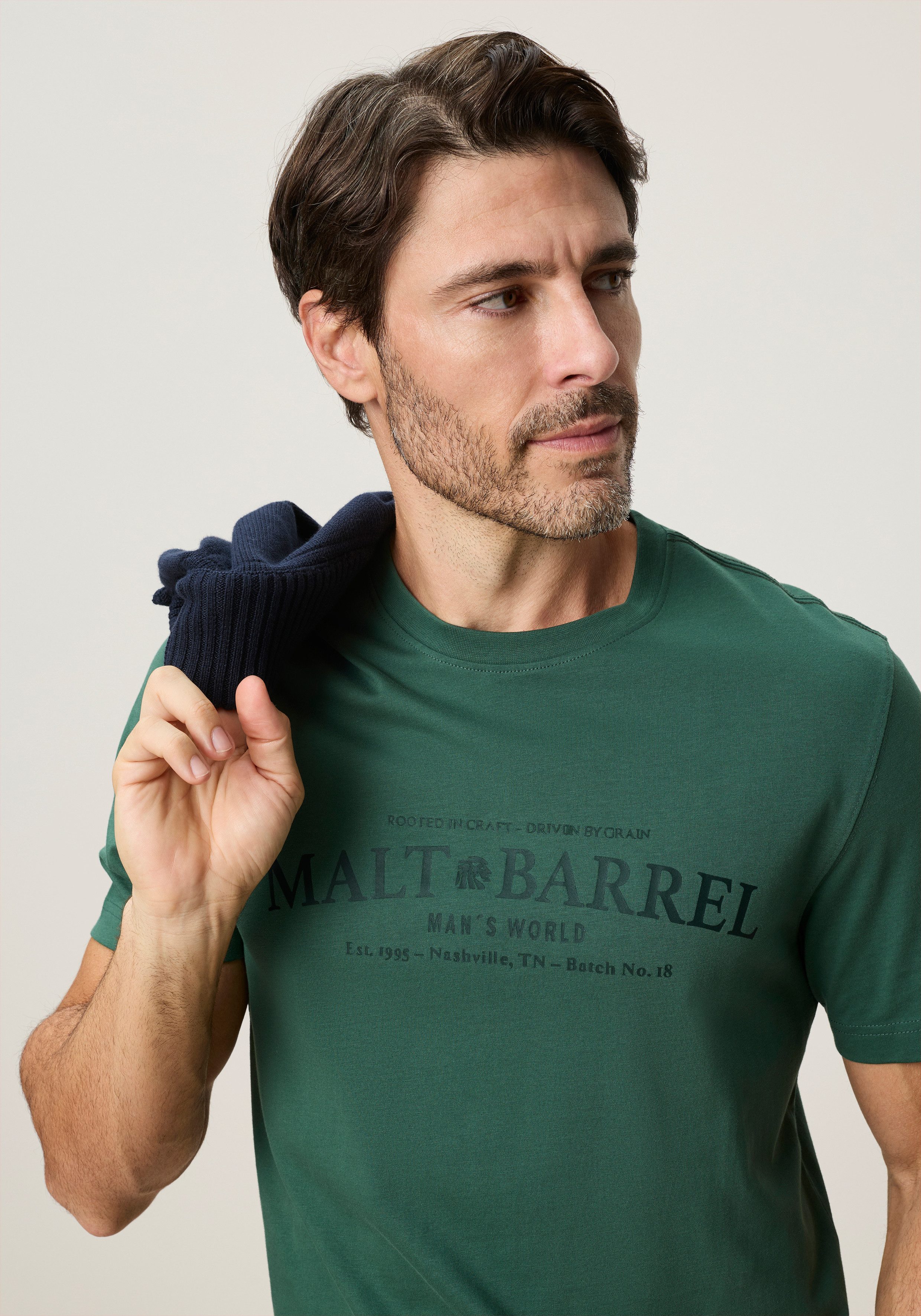 Man's World Rundhalsshirt normale Passform, Kurzarm, bedruckte Optik mit Print-Applikation