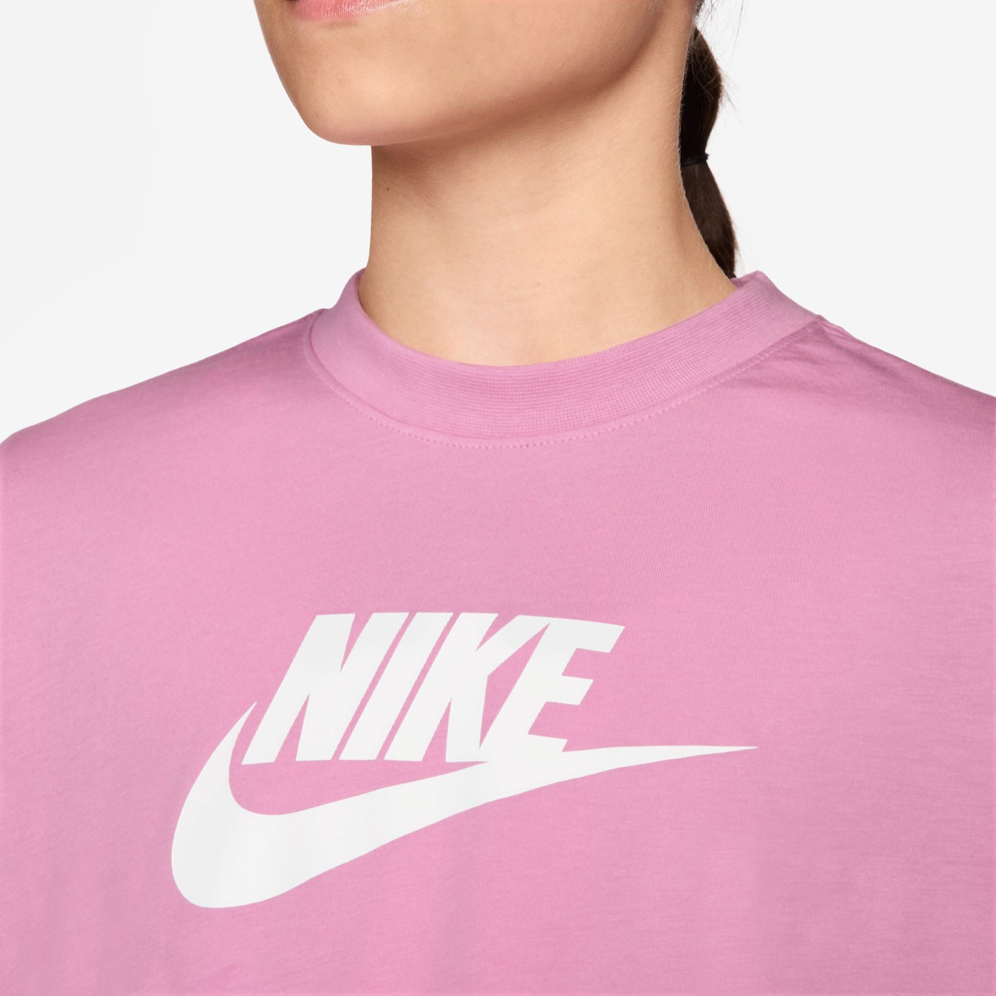 Nike Sportswear Laufshirt Nike Sportswear Big Kids' (Girls) Cropped T-Shirt für Teens, mit Rundhalsausschnitt, normale Länge, aus Baumwolle