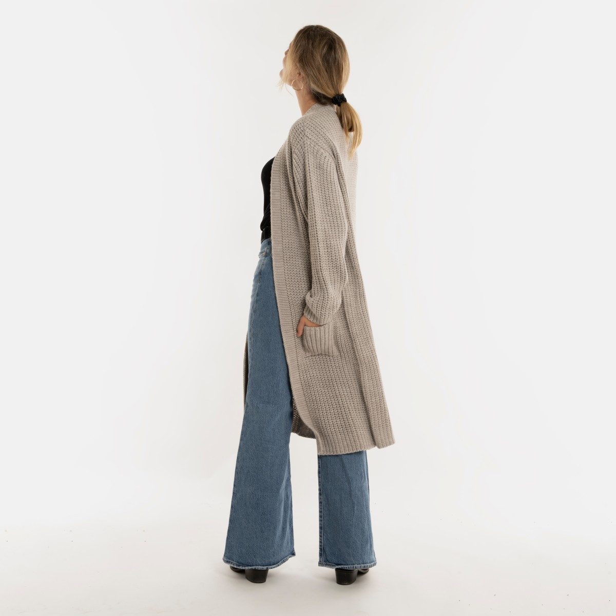 Knit Factory Strickjacke Marlo Lange Iced Clay 36 38 Hellgrau 36/38 (1-tlg) Modell Marlo, für Herbst, Winter