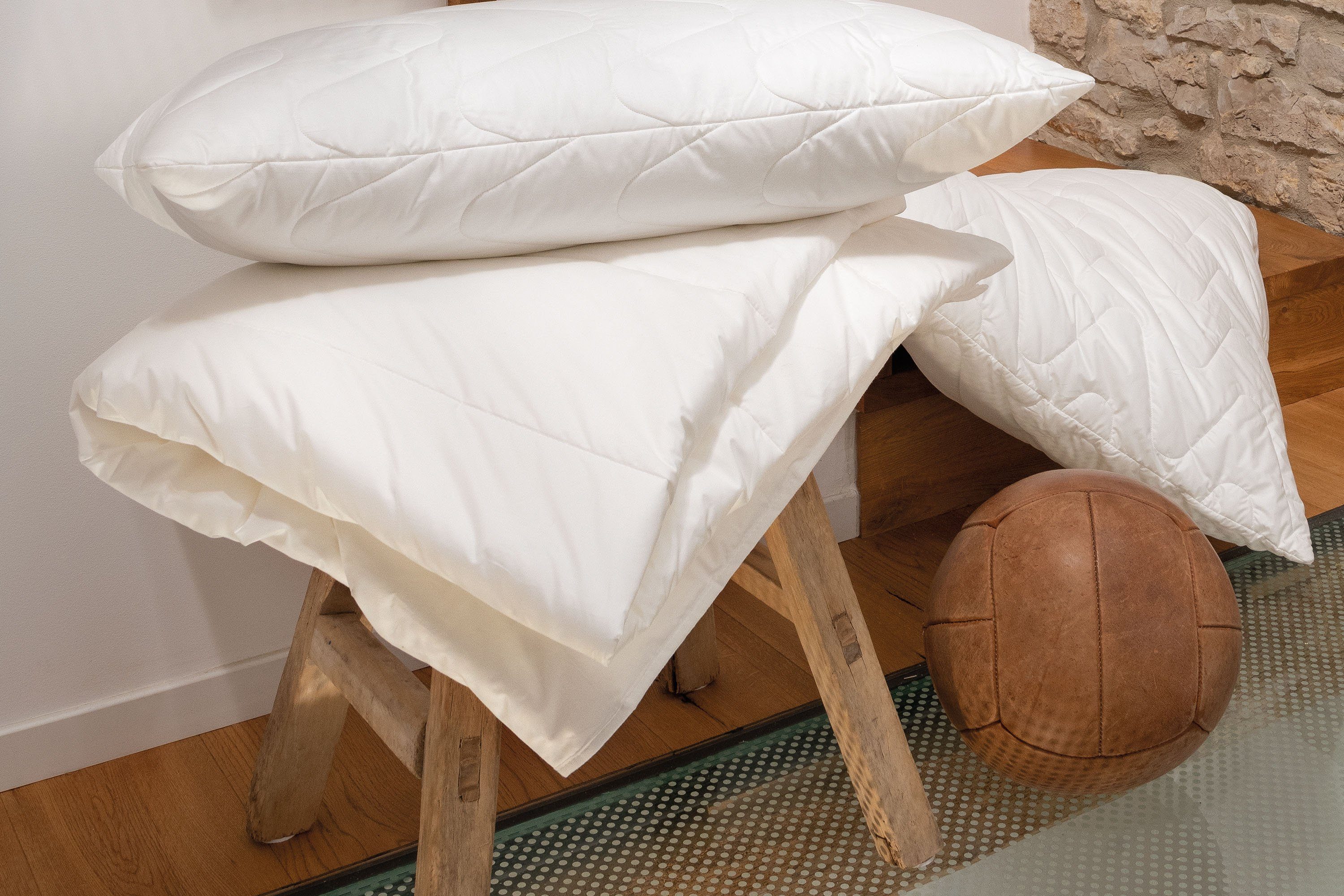 Centa-Star Microfaserbettdecke Sport Line, Bezug: 100% Baumwolle, mit hochwertiger Markenfaserfüllung "Advansa Active-Microfaser"