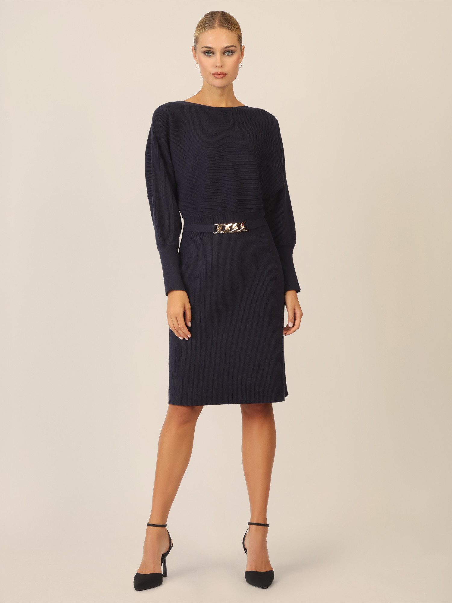 Apart Strickkleid mit Gliederkette Detail Gürtel günstig online kaufen