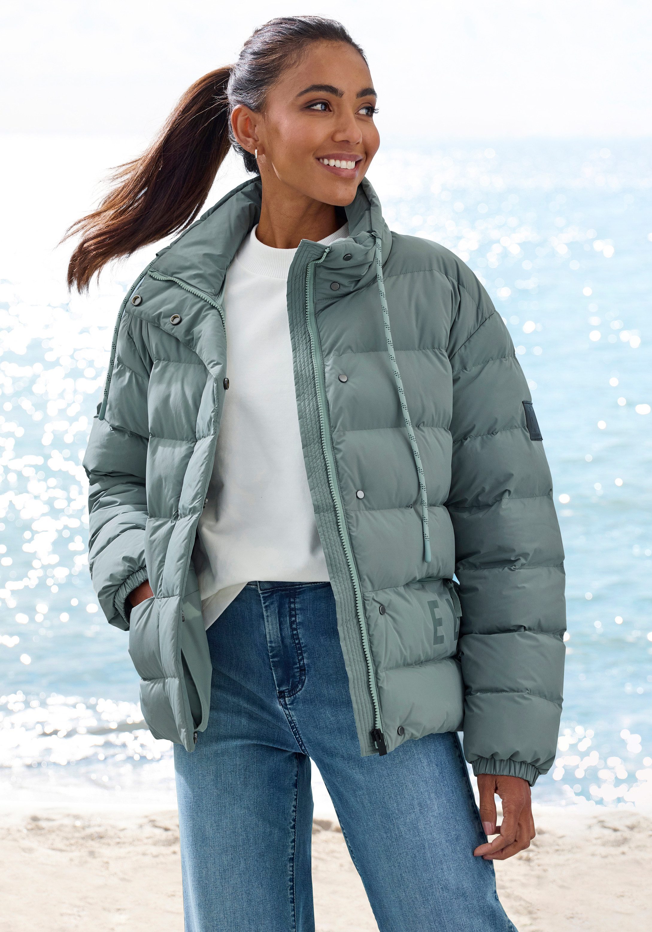 Elbsand Steppjacke mit großem Letter-Print