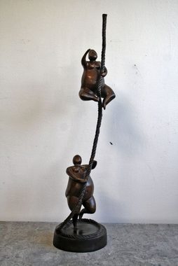 Bronzeskulpturen Skulptur Bronzefigur zwei dicke Tänzerinnen am Seil Ballerina