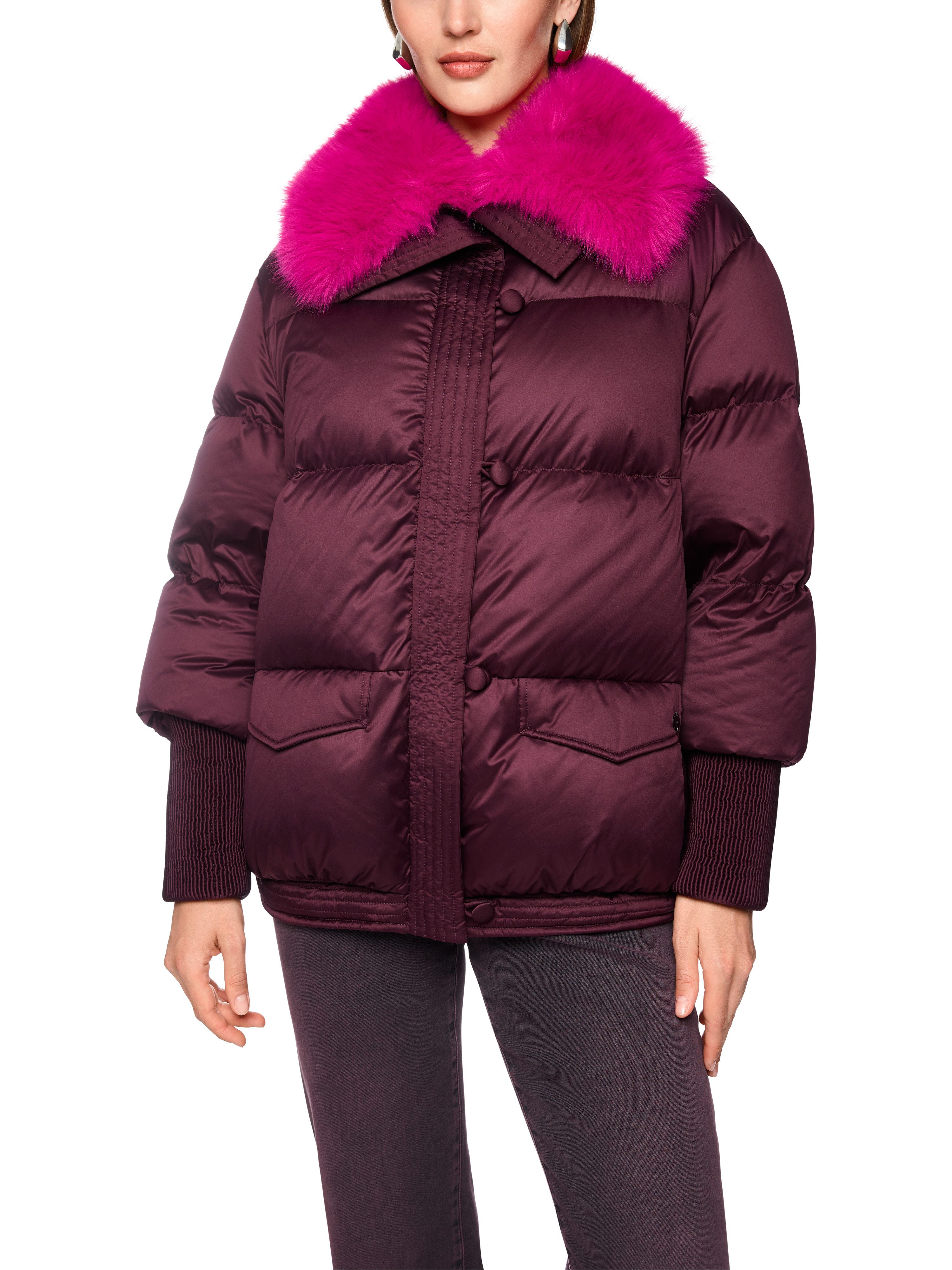 Marc Cain Steppjacke Abstract Glow Premium Damenmode mit abnehmbarem Fellkragen