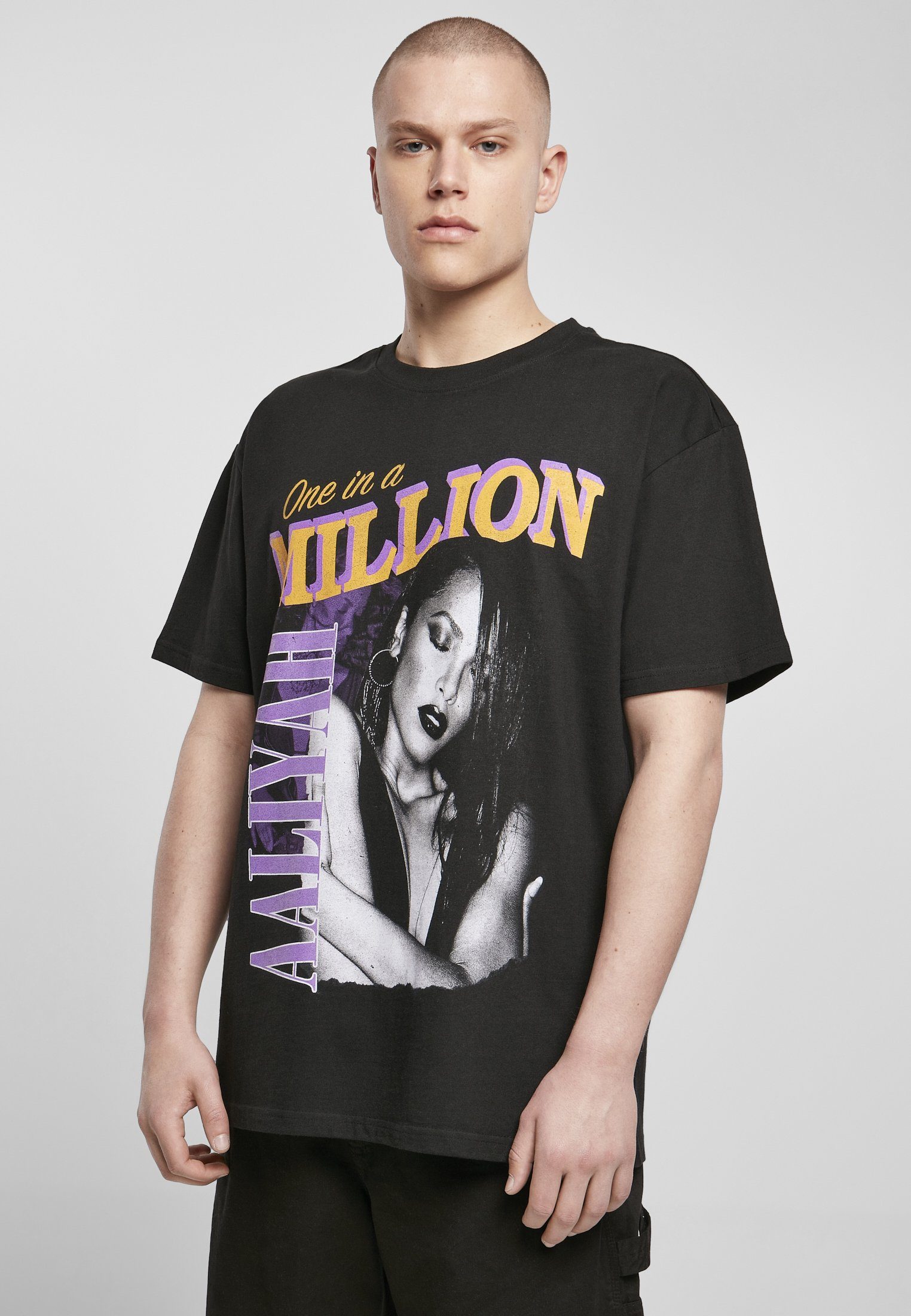 Upscale by Oversize T-Shirt A Tee One Aaliyah Million (1-tlg) Tee Mister Unisex In