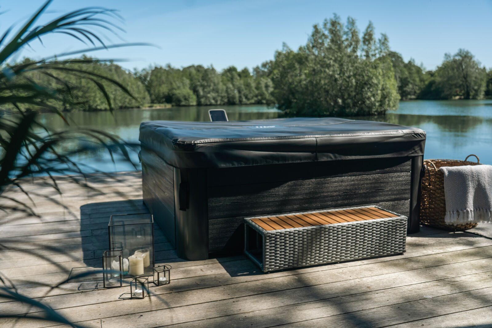 mSpa Whirlpool Oslo XL - Ø 160 x 65 cm - ganzjährig Outdoor Pool - 6Pers. - UVC+, Stecksystem mit Einlageplane - Plug & Play, inkl. LED, UVC+, WiFi, App-Steuerung, 6 Personen