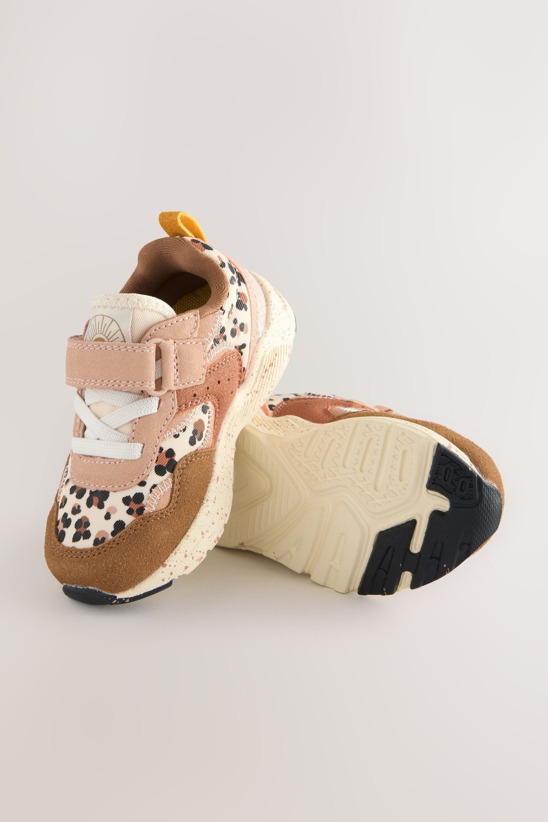 Next Sneaker Klettverschluss und Elastikschnürsenkel Sneaker (1-tlg)