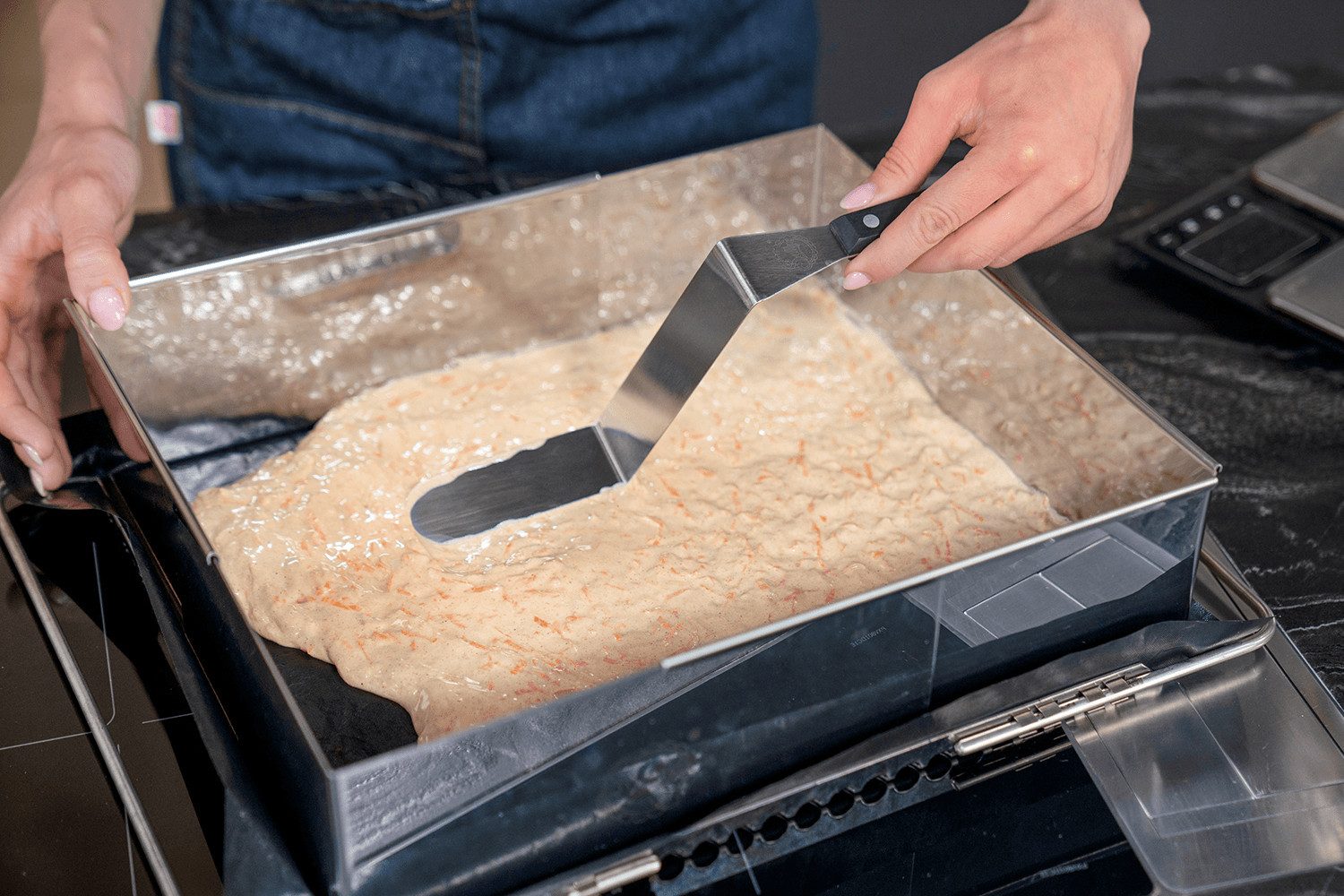 Sallys Winkelpalette 34 cm - mit doppelter Winkelung, Klinge aus rostfreiem Edelstahl und Ergonomisch geformter Griff