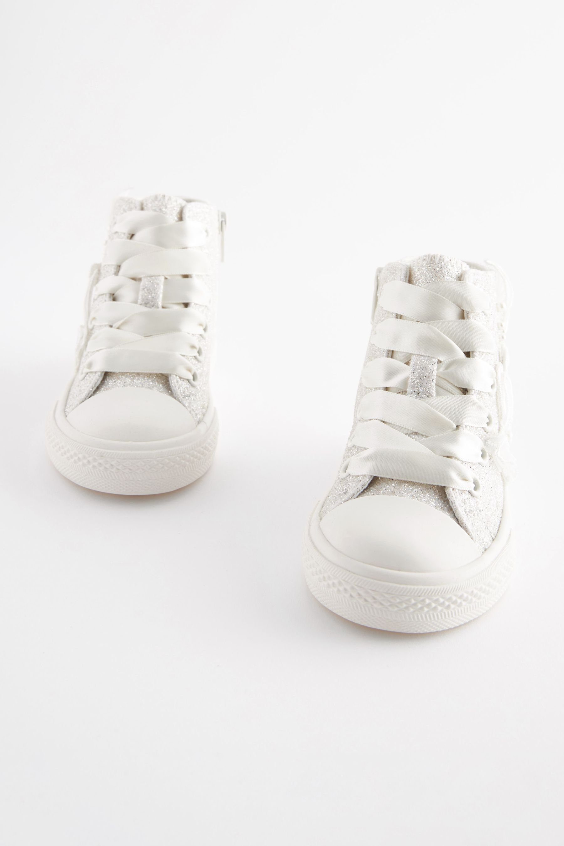 Next Hi-Top-Sneaker für Brautjungfern Sneaker – Bild 4 von 5