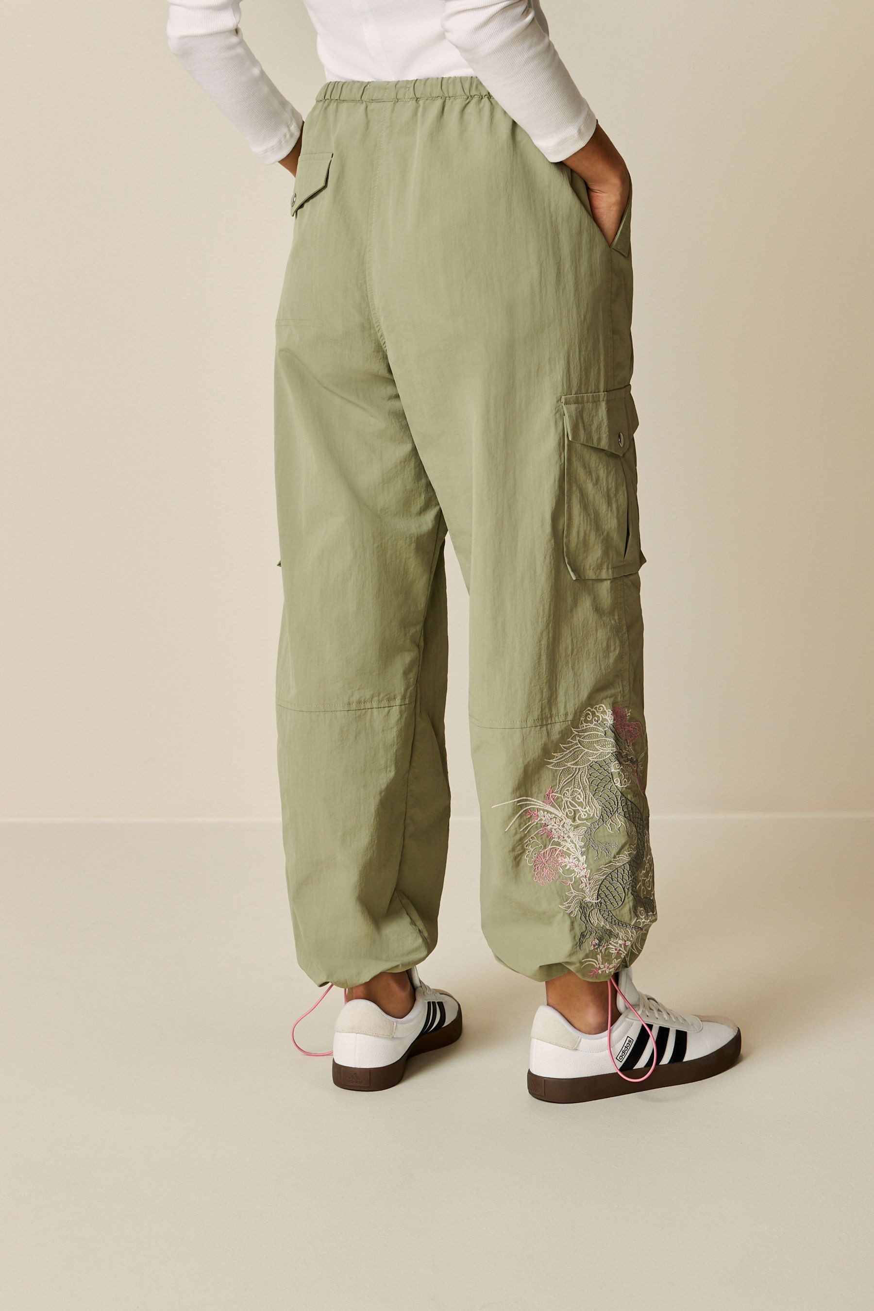 Next Cargohose Fallschirm-Schlupfhose im Cargostil (1-tlg) günstig online kaufen