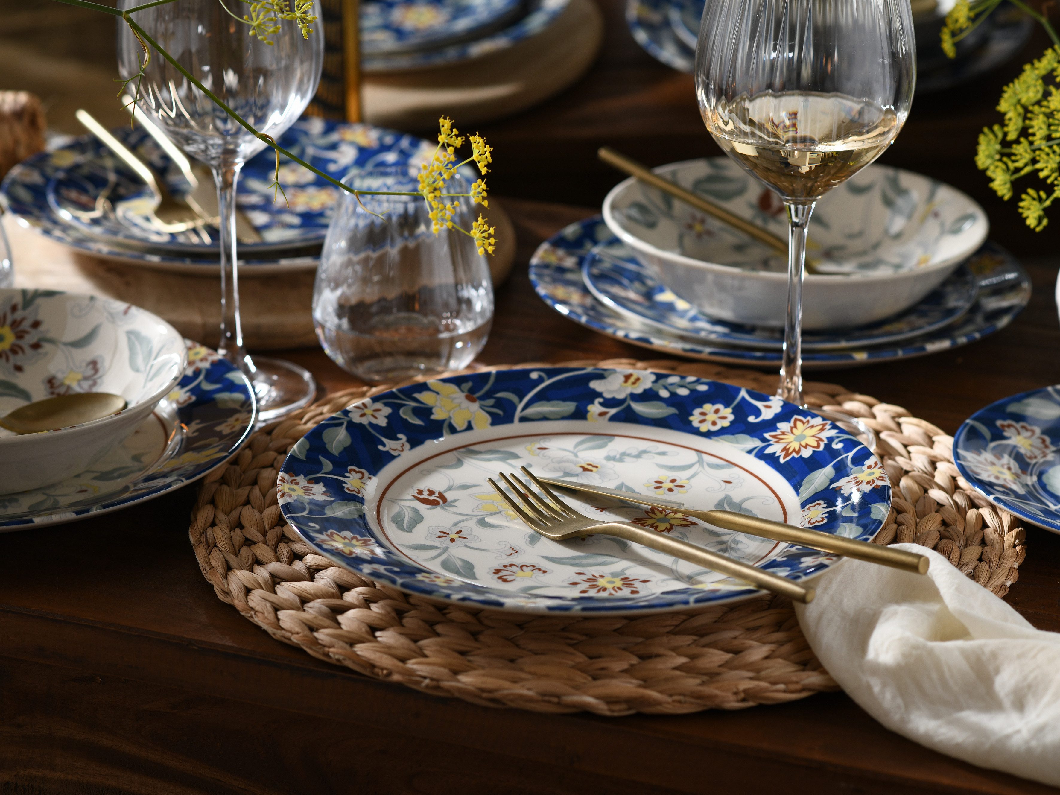 CreaTable Teller-Set Odessa, Teller Set 12-tlg (12-tlg), 4 Personen, Steingut, Blumendekor