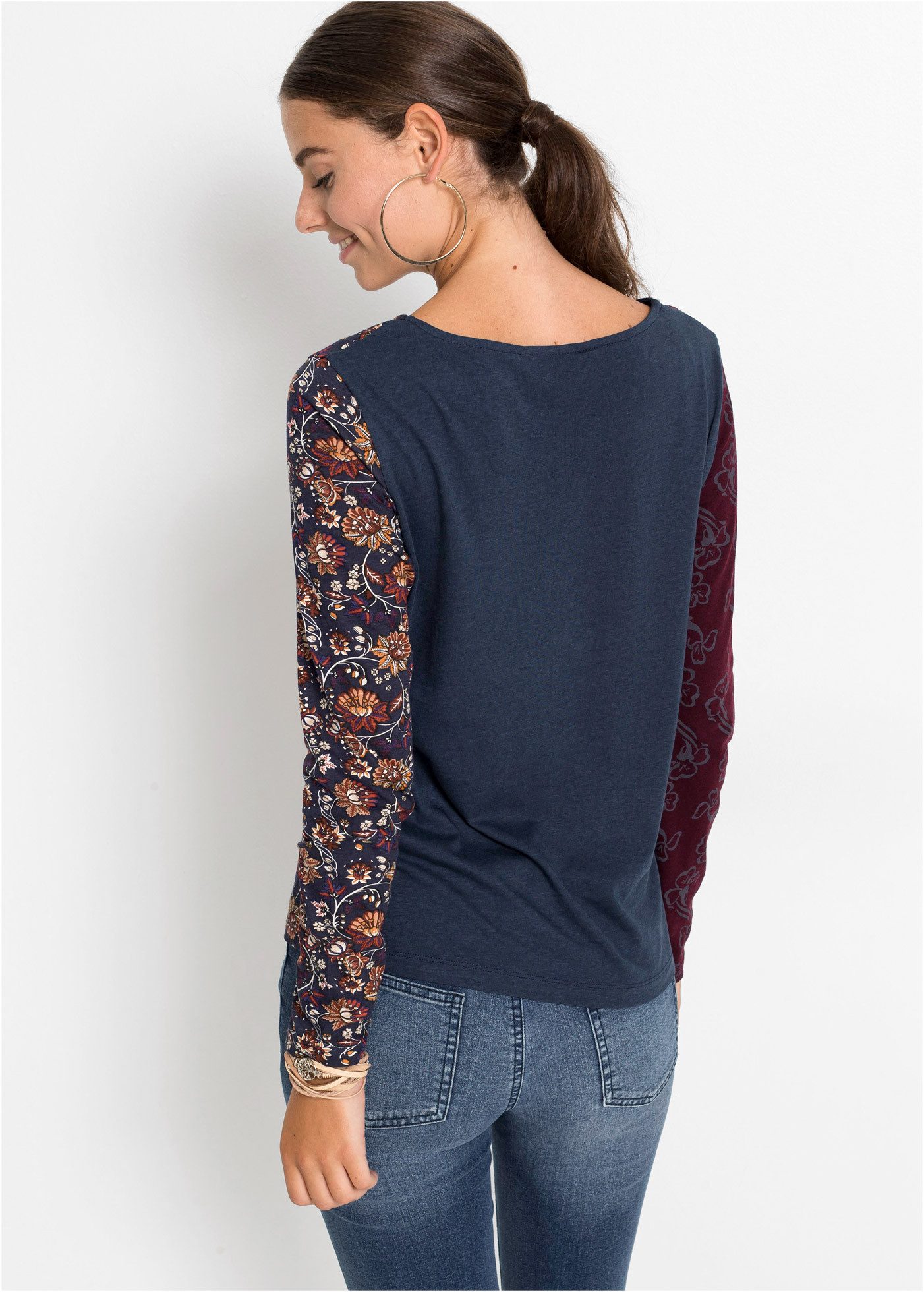 bonprix Langarmshirt schmale Passform, Langarm, mit Blumenprint, mit V-Auss günstig online kaufen