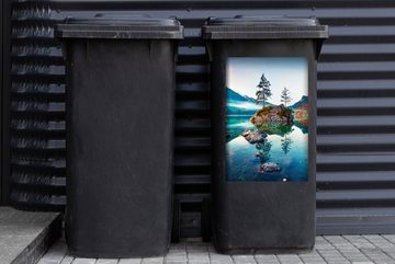 MuchoWow Wandsticker Berge - See - Bäume - Natur - Wasser (1 St), Mülleimer-aufkleber, Mülltonne, Sticker, Container, Abfalbehälter