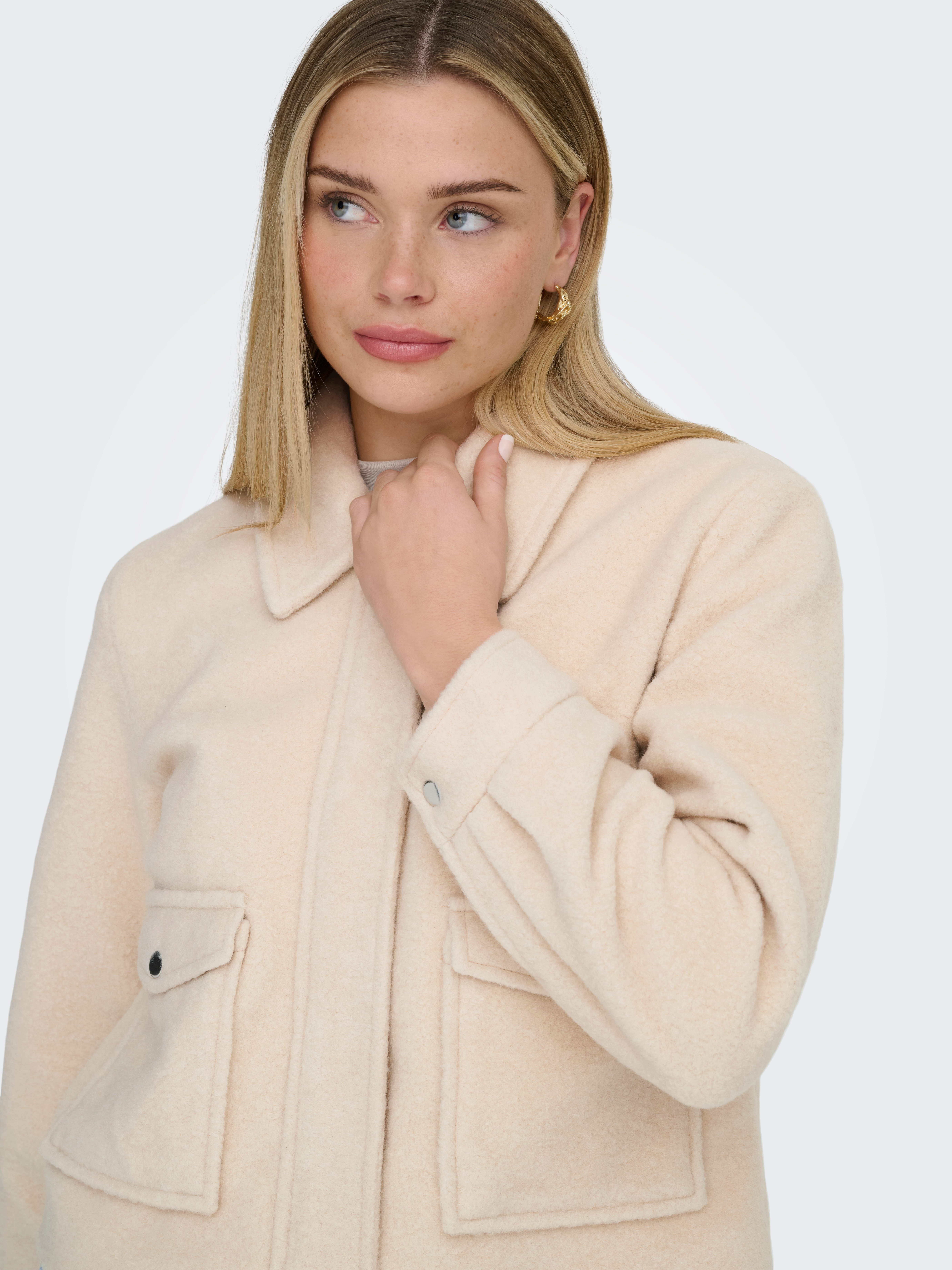 ONLY Kurzjacke ONLKIKI-MONI SHORT JACKET PNT Kunstfaser