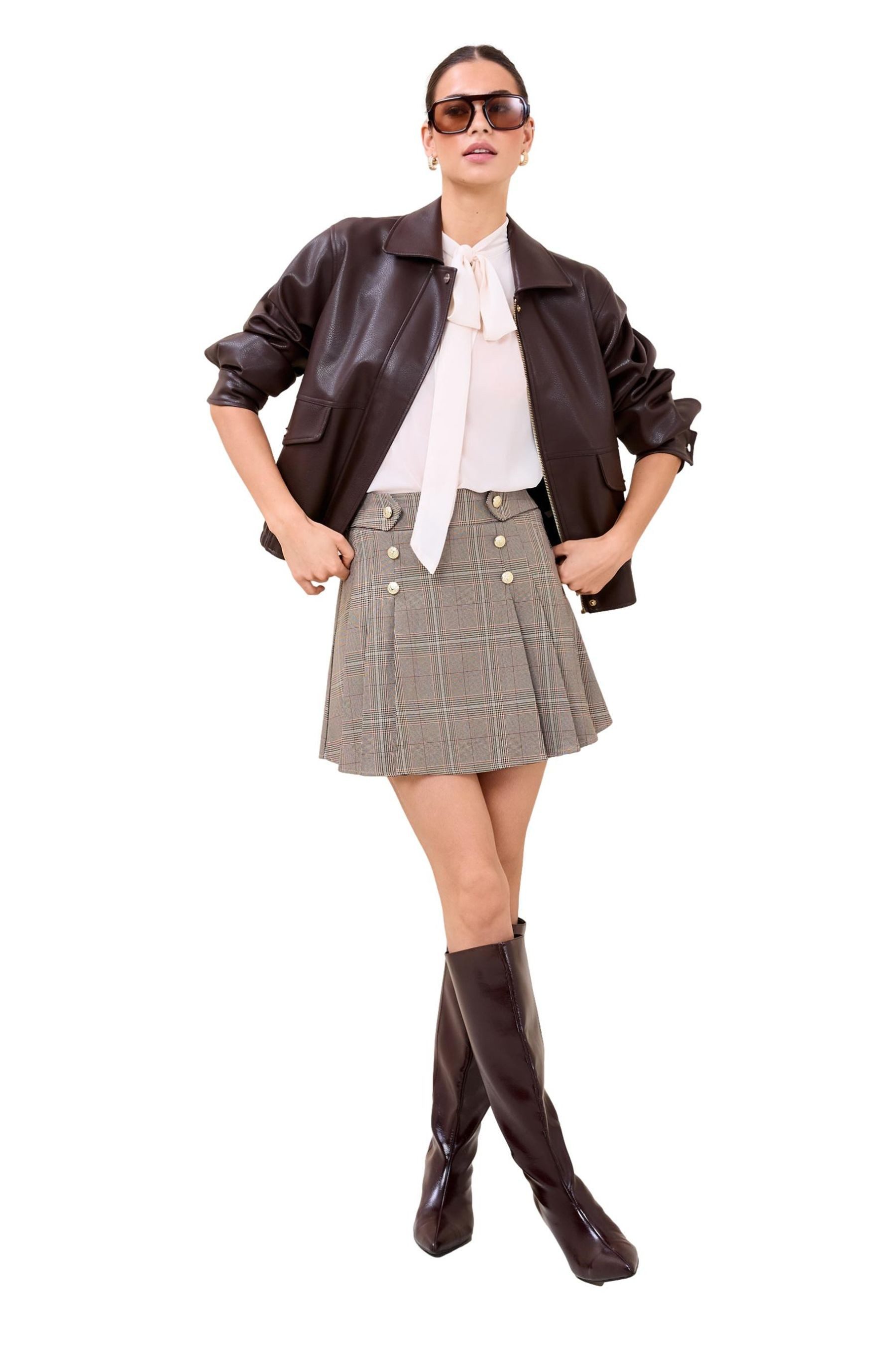 Minirock Lipsy Plissierter Minirock, Knopfdetail, Regular