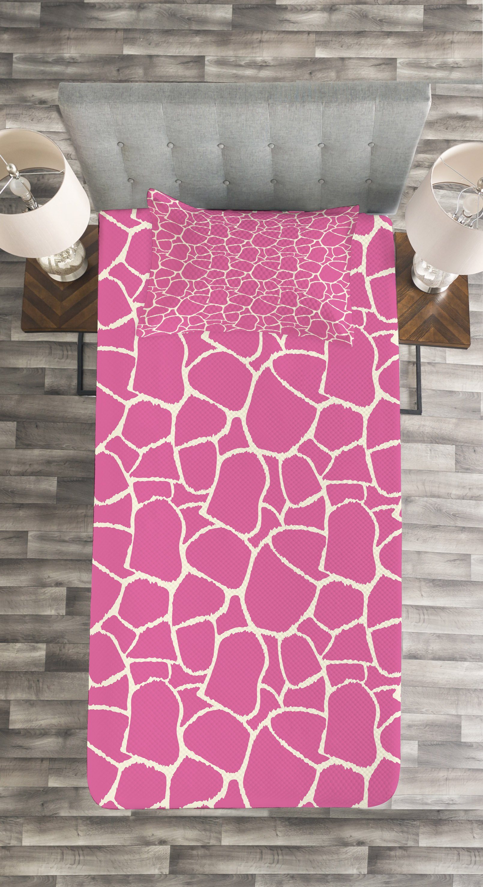 Tagesdecke Set mit Kissenbezügen Zusammenfassung Pink Giraffe Haut Hot Abakuhaus, Waschbar