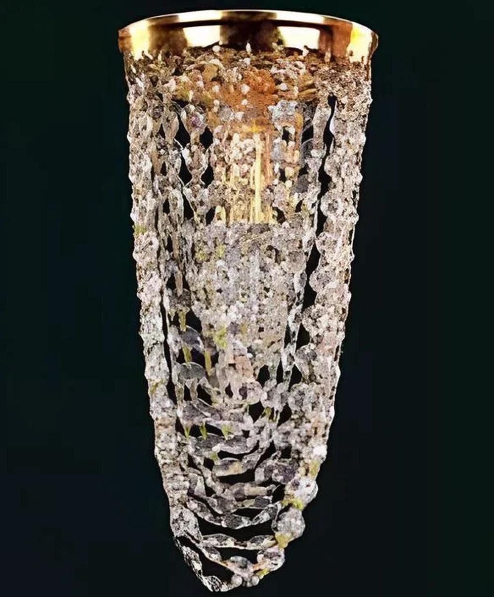 Xlmoebel Deckenleuchte Eleganter Goldener Deckenstrahler mit Kristallakzenten, Keine Funktionen, Hergestellt in Europa