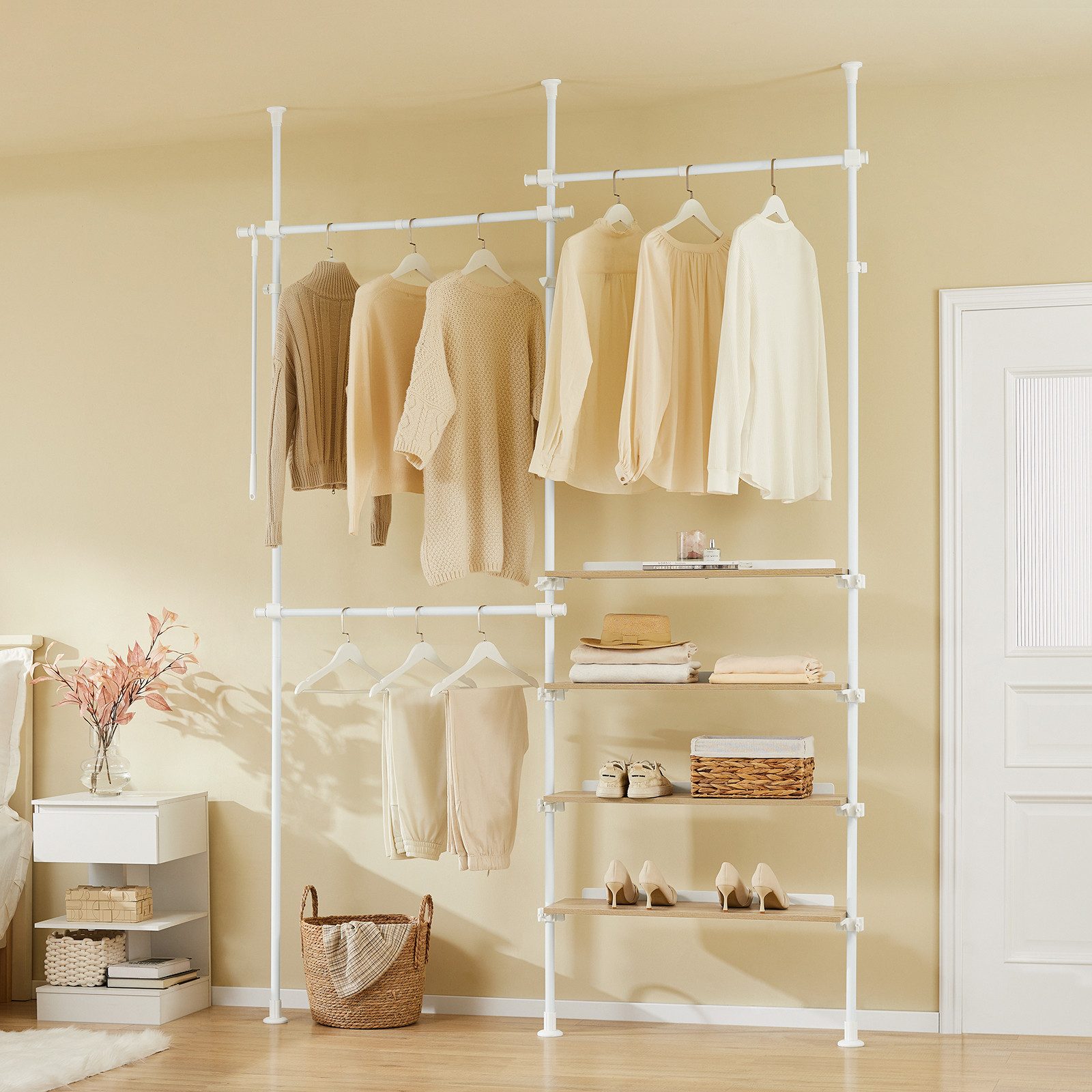 SoBuy Kleiderständer KLS17, Teleskop Kleiderständer, offener Kleiderschrank Kleiderstange, mit 3 Kleiderstange und 4 Ablagen Teleskop Garderoben System