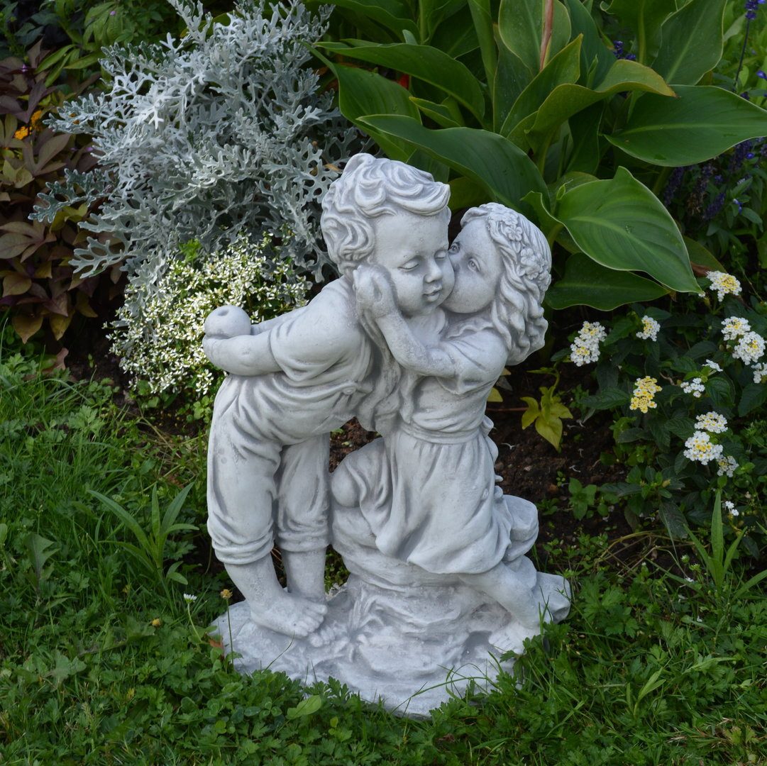 gartendekoparadies.de Gartenfigur Junge und Mädchen Garten Statue, Steinfigur H. 49 cm, 20 kg, Frostsicher