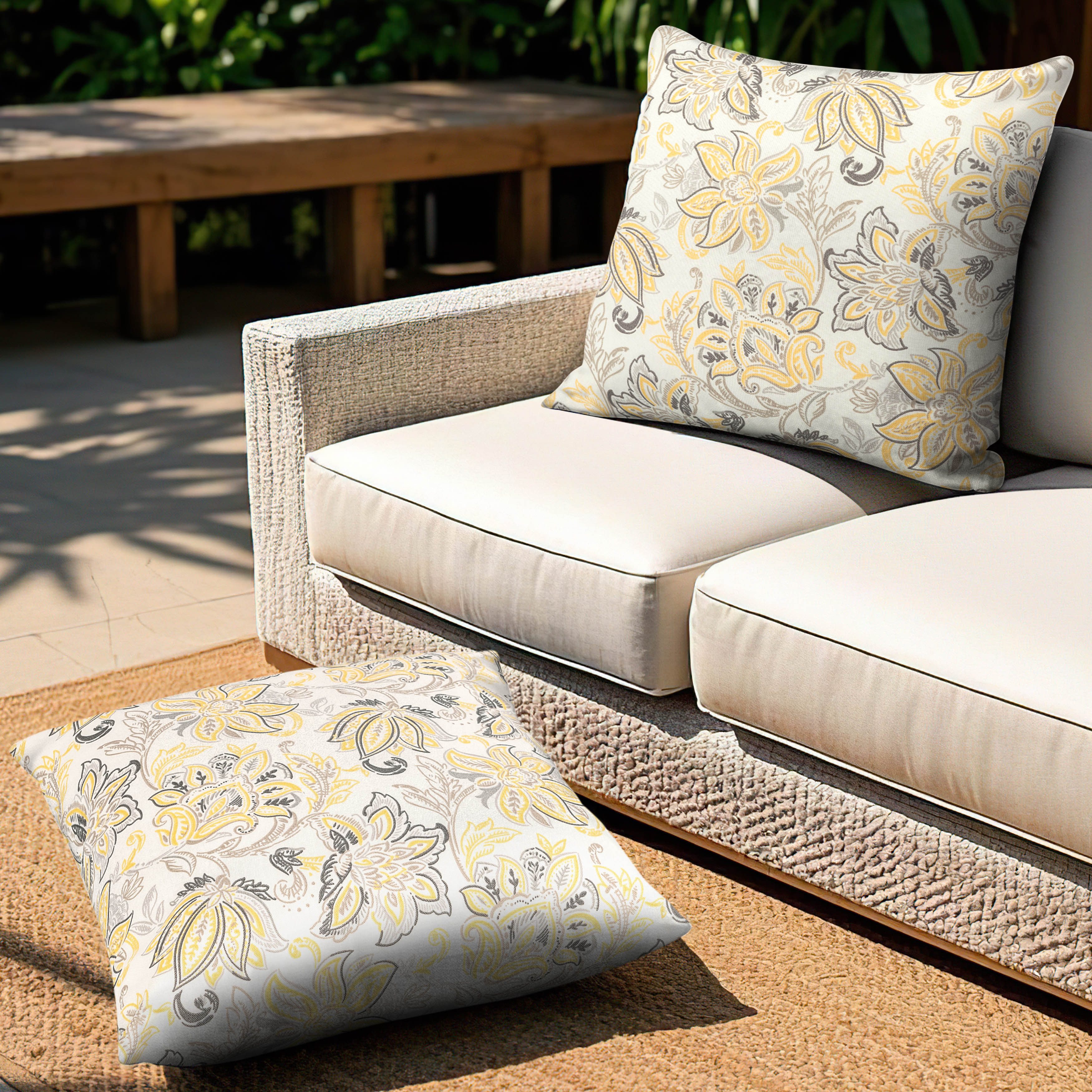 Avestar Dekokissen 44 x 44 cm Outdoor Kissen für die Terrasse, mit Tintenblumenmuster