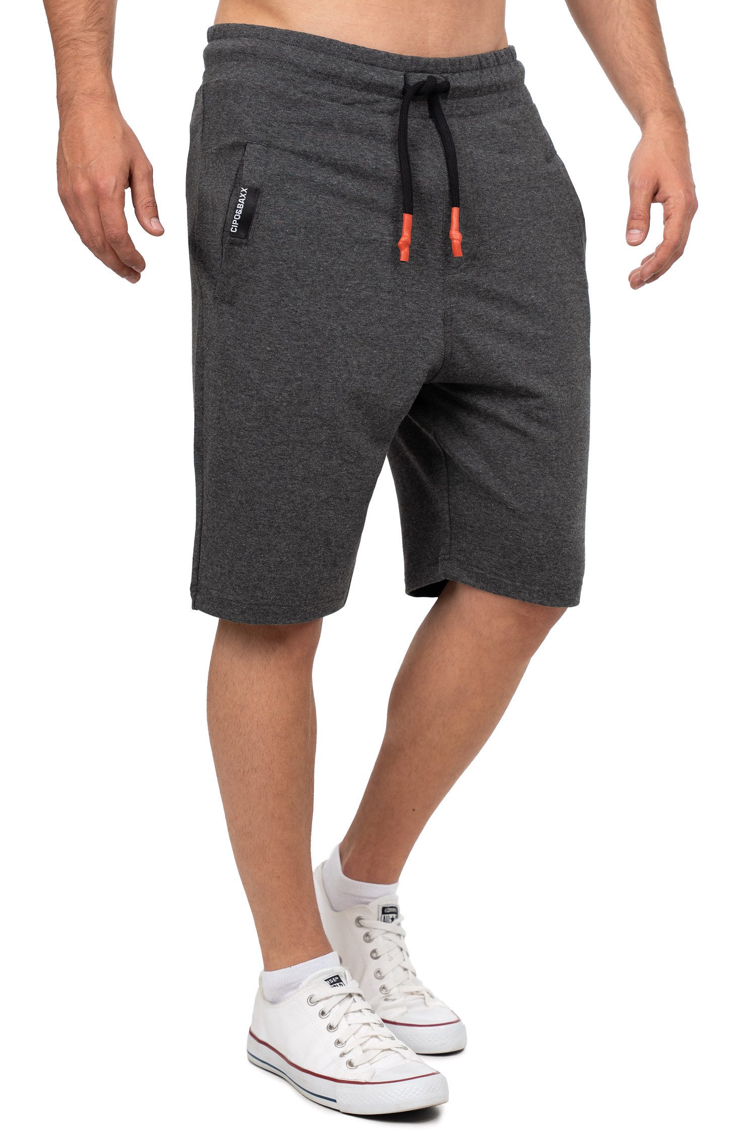 Cipo & Baxx Sweatshorts Herren Regular Fit Capri Hose Mid Waist BA-CK271 Kordelzug mit farblichen Akzenten