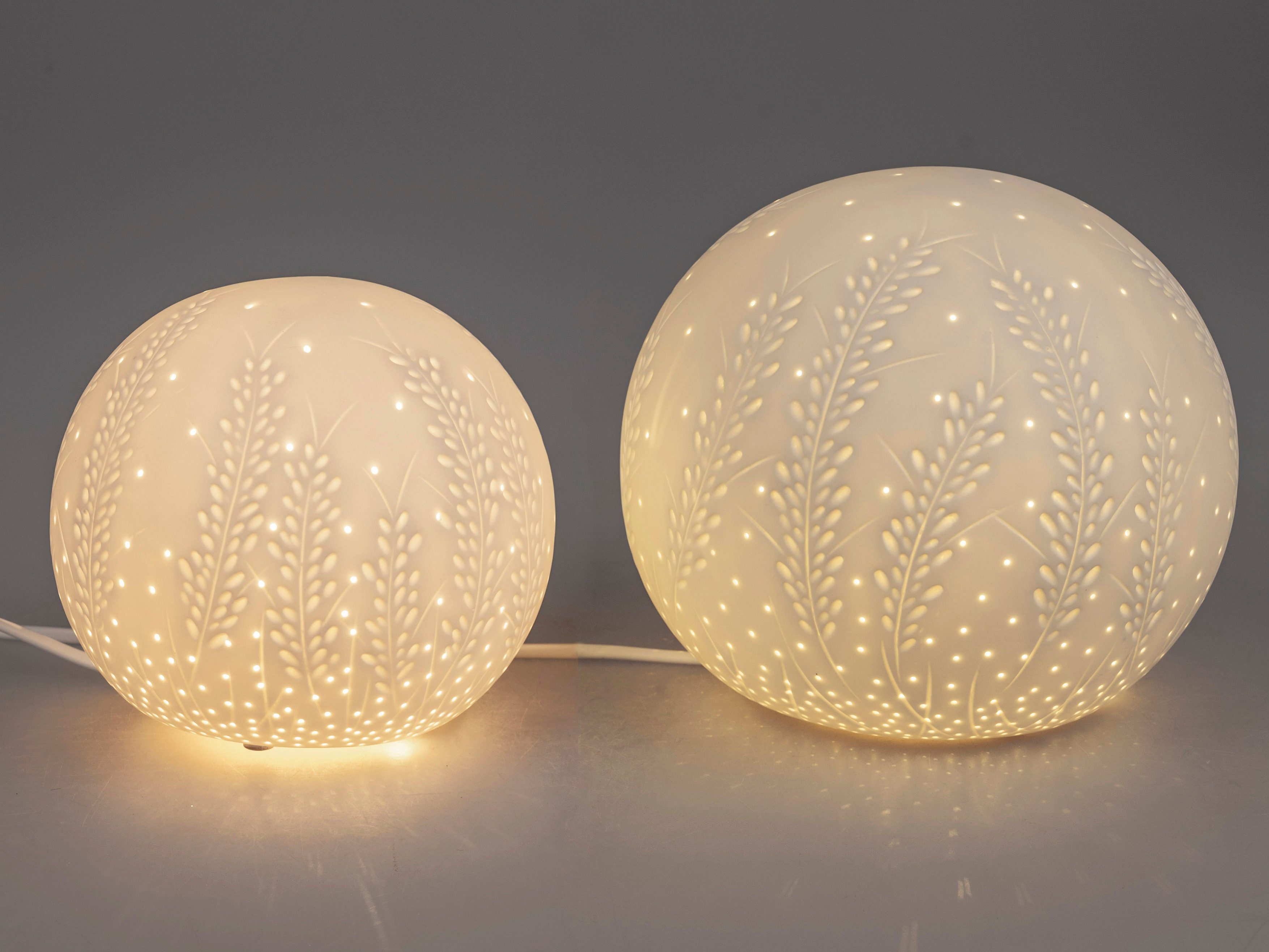 formano Nachttischlampe Blätter günstig online kaufen
