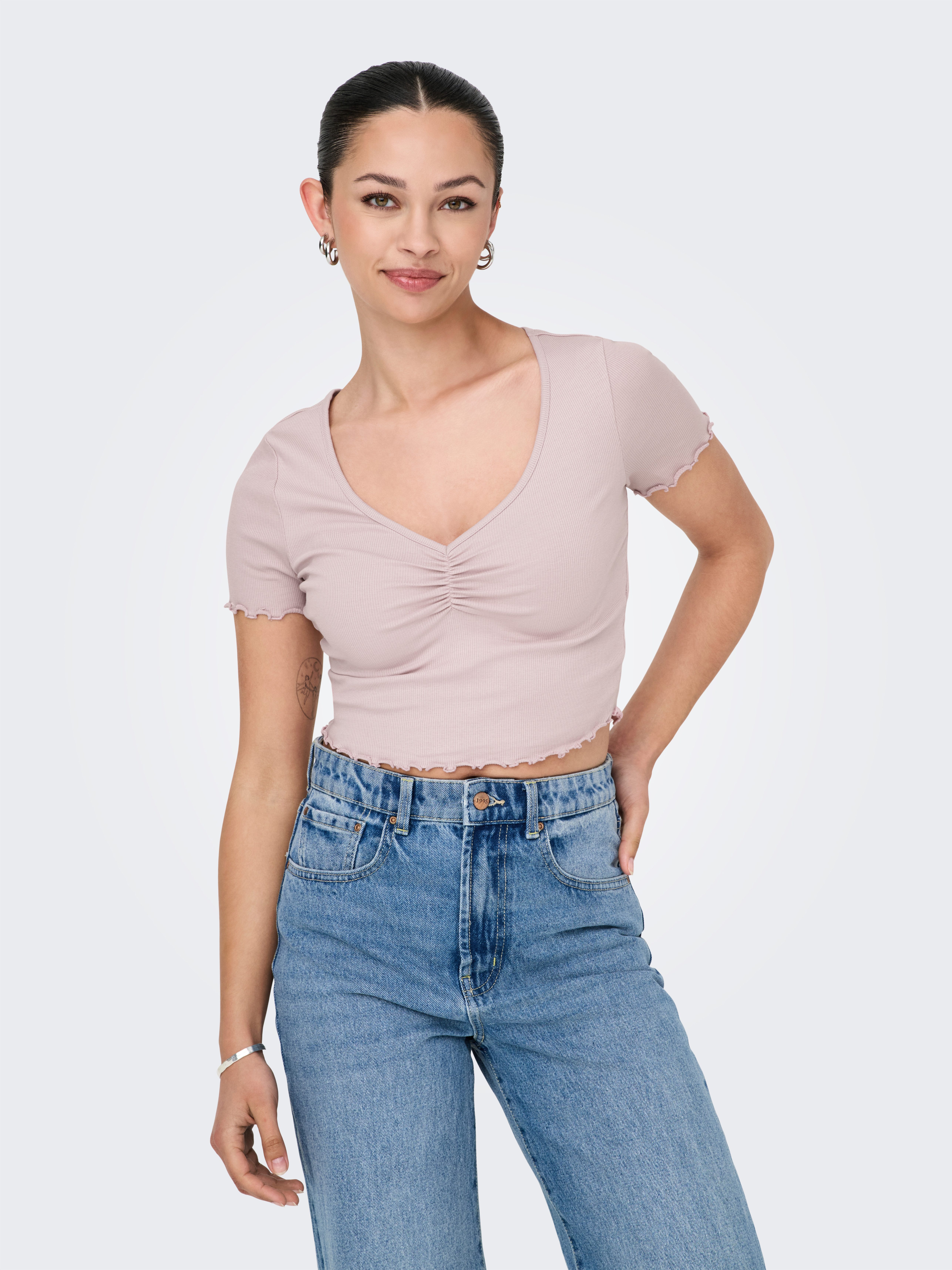 ONLY Kurzarmshirt ONLBETTY S/S V-NECK TOP günstig online kaufen