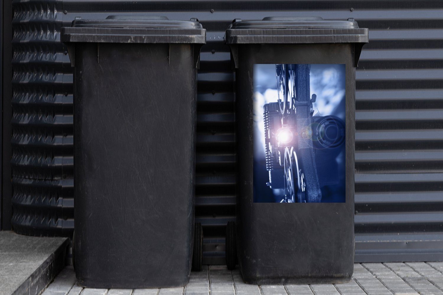 MuchoWow Wandsticker Jahrgang - Projektor Sticker, St), Film Mülltonne, Abfalbehälter Container, - (1 Mülleimer-aufkleber
