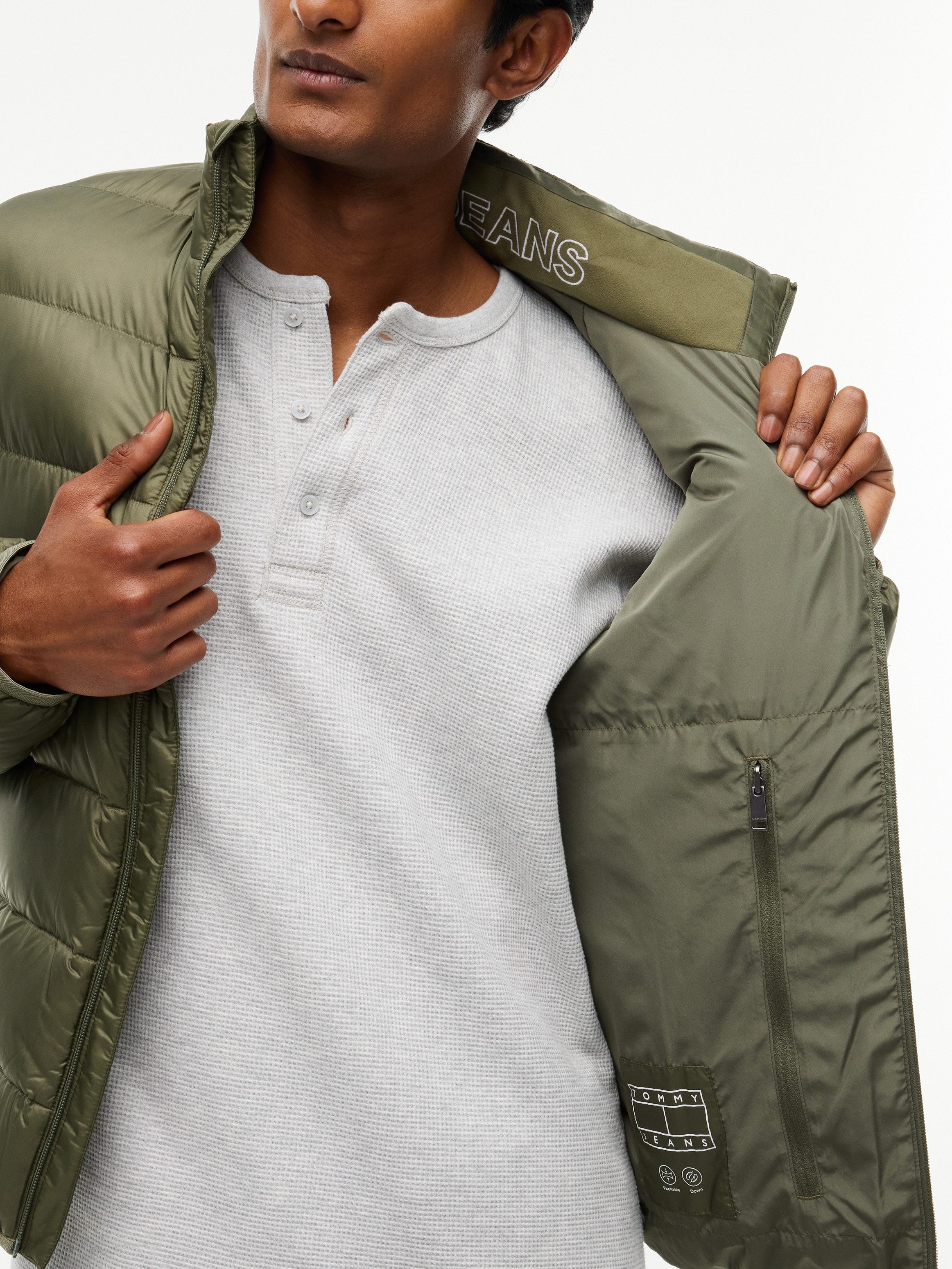 Tommy Jeans Steppjacke LIGHT DOWN PACKBL JACKET Regular fit mit Stehkragen