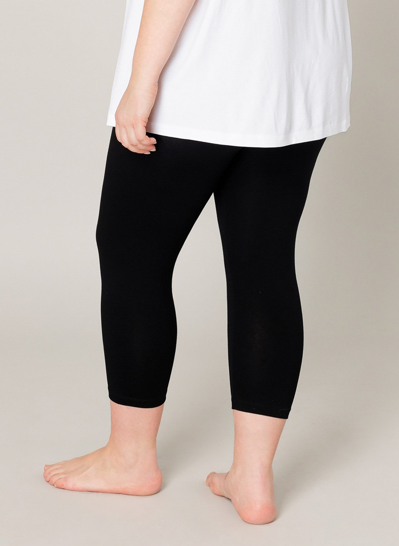 Base Level Curvy Caprileggings Audrey
