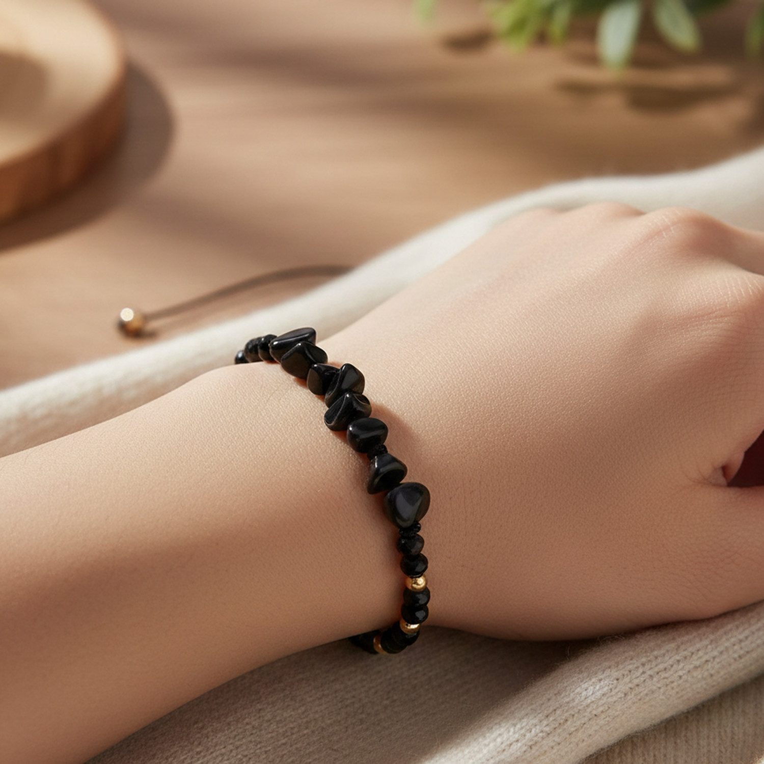 KARMA Armband Damen Naturstein verschiedene Farben Damenarmband (Rosa Grün Blau Schwarz Türkis Braun Lila Weiß, 1-tlg., Steinarmband Perlenarmband), dehnbar modern Armband Geschenk für Sie