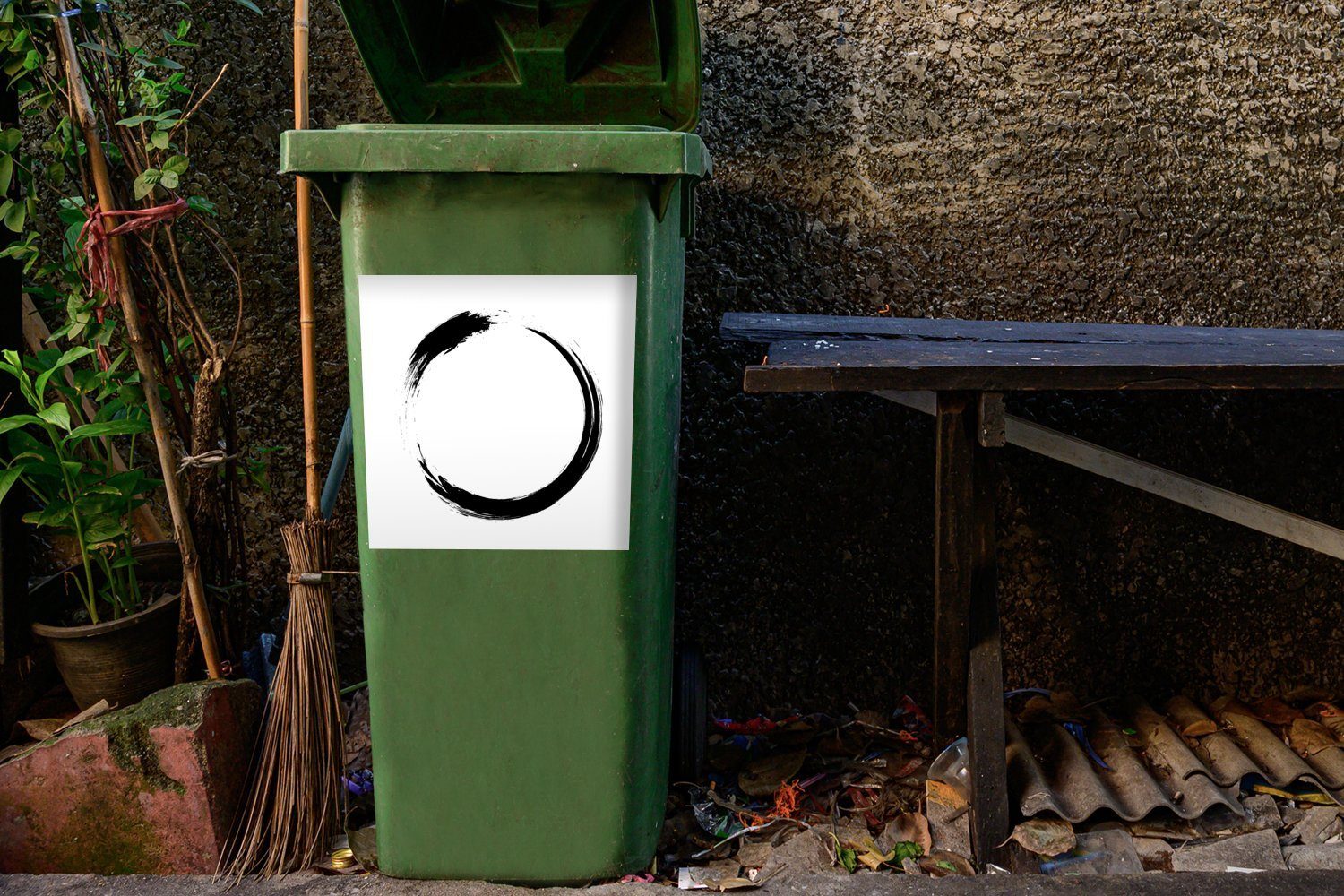MuchoWow Wandsticker Eine Sticker, schwarz-weiße Container, Ensō-Zeichens Illustration (1 Abfalbehälter Mülleimer-aufkleber, des Mülltonne, St)
