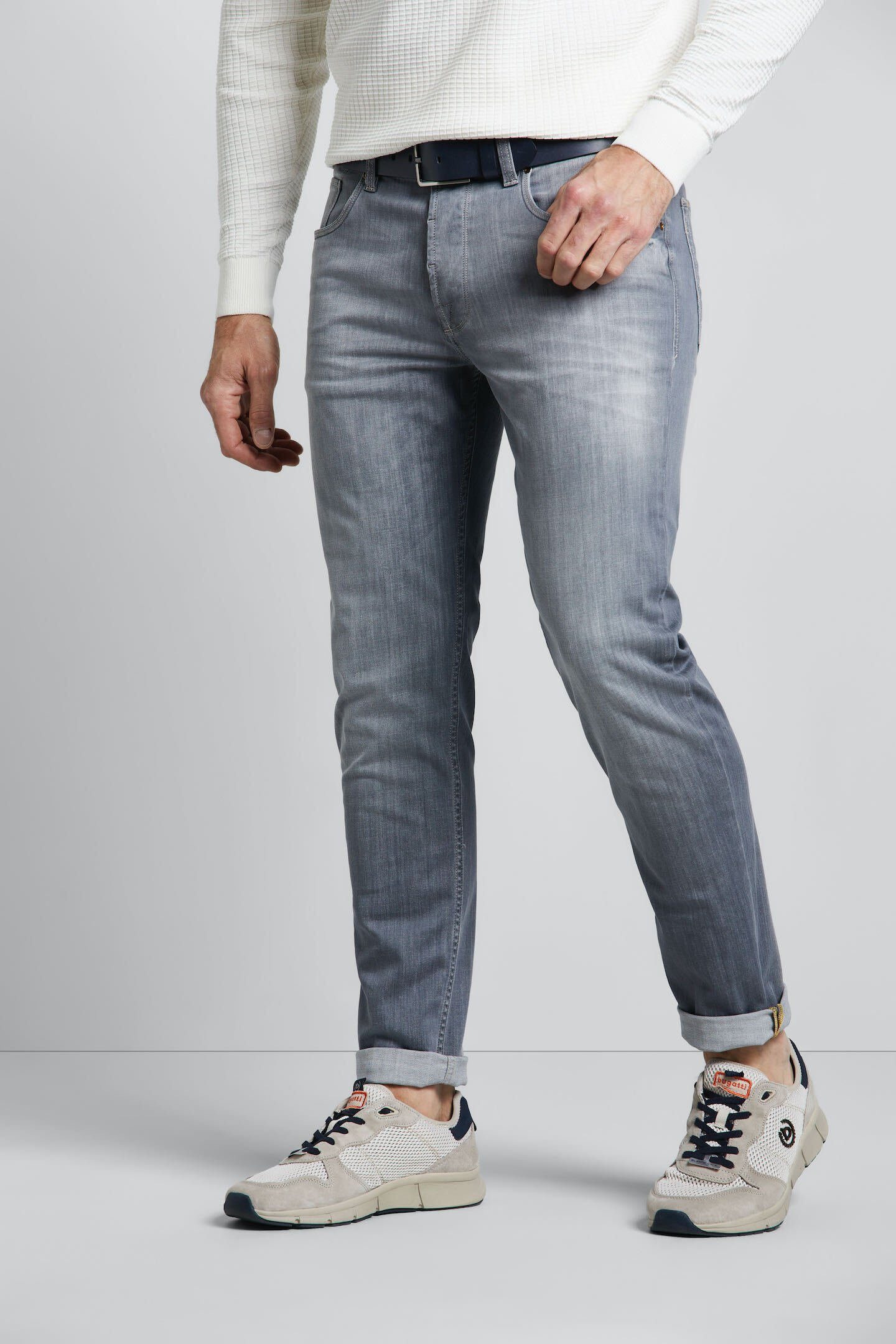 Offizieller Versandhandel der Marke bugatti 5-Pocket-Jeans grau Used-Waschung mit