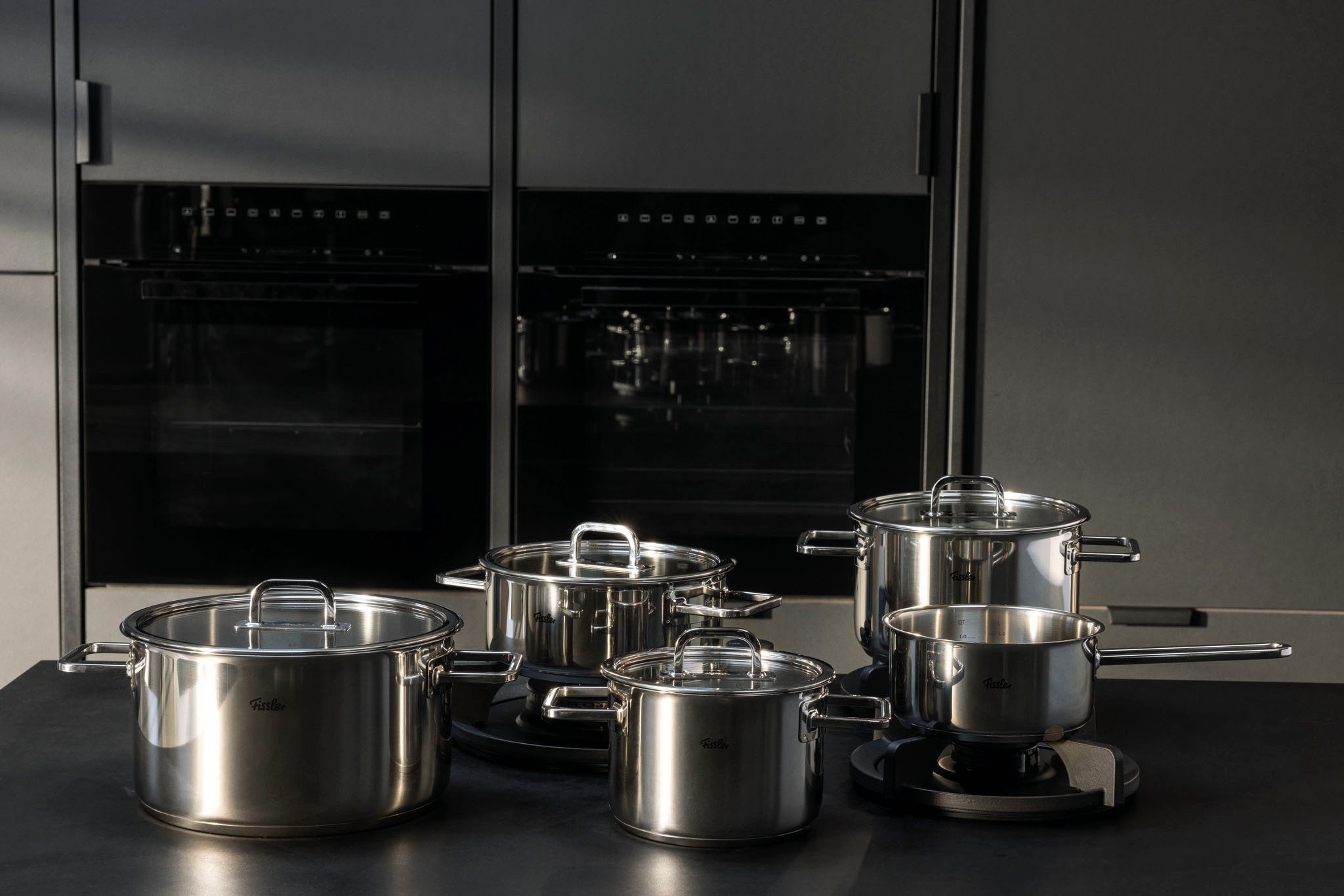 Fissler Topf-Set Viseo® Pro, Edelstahl 18/10 (Set, 9-tlg., 3 Kochtöpfe & 1 Bratentopf mit Deckel, 1 Stielkasserolle), 9-teiliges Edelstahl-Topfset mit Superthermic Boden